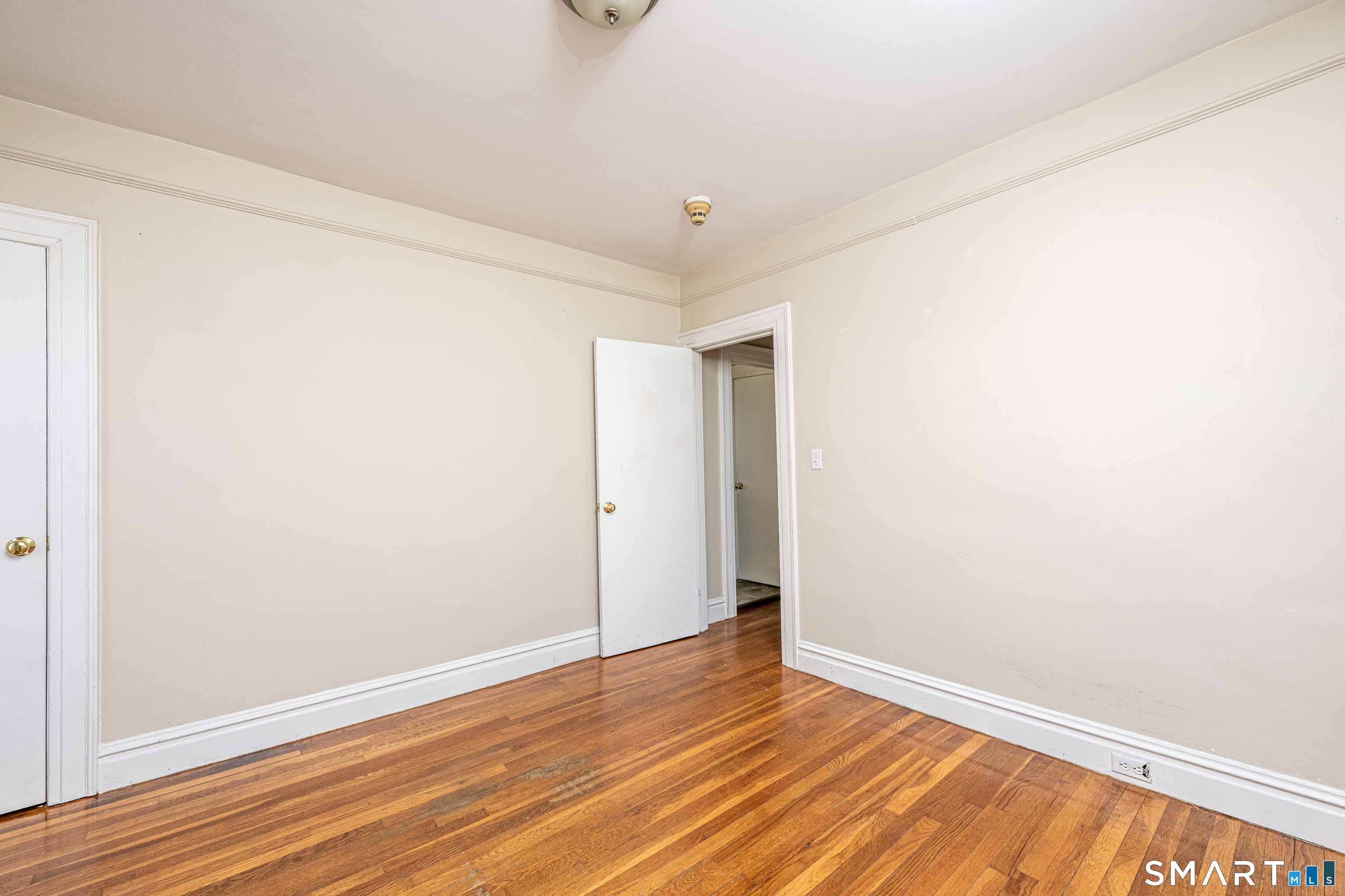 1003 Whalley 3 Avenue Property Photo 17