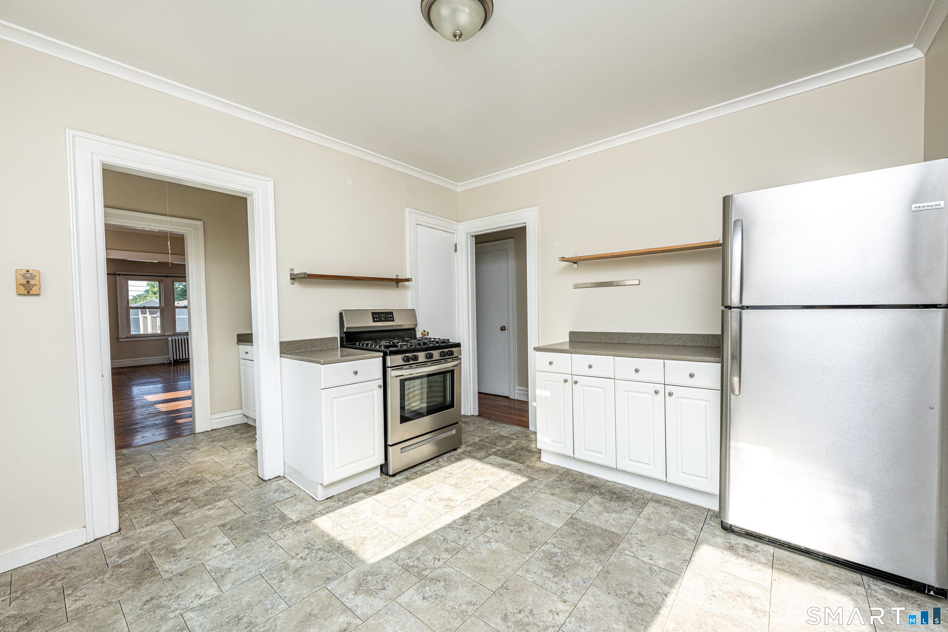 1003 Whalley 3 Avenue Property Photo 21