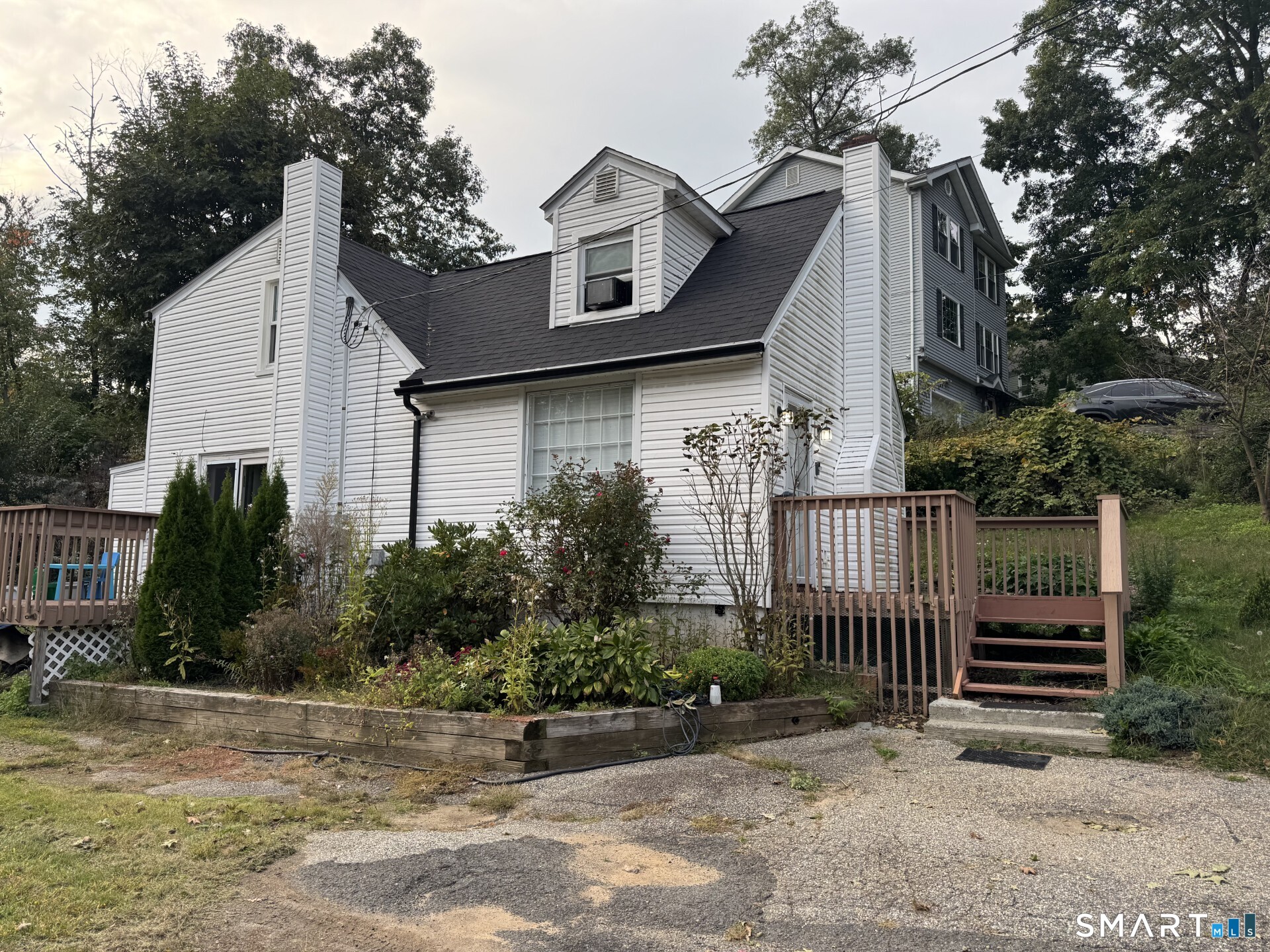 51 Oronoque Trail Property Photo 1