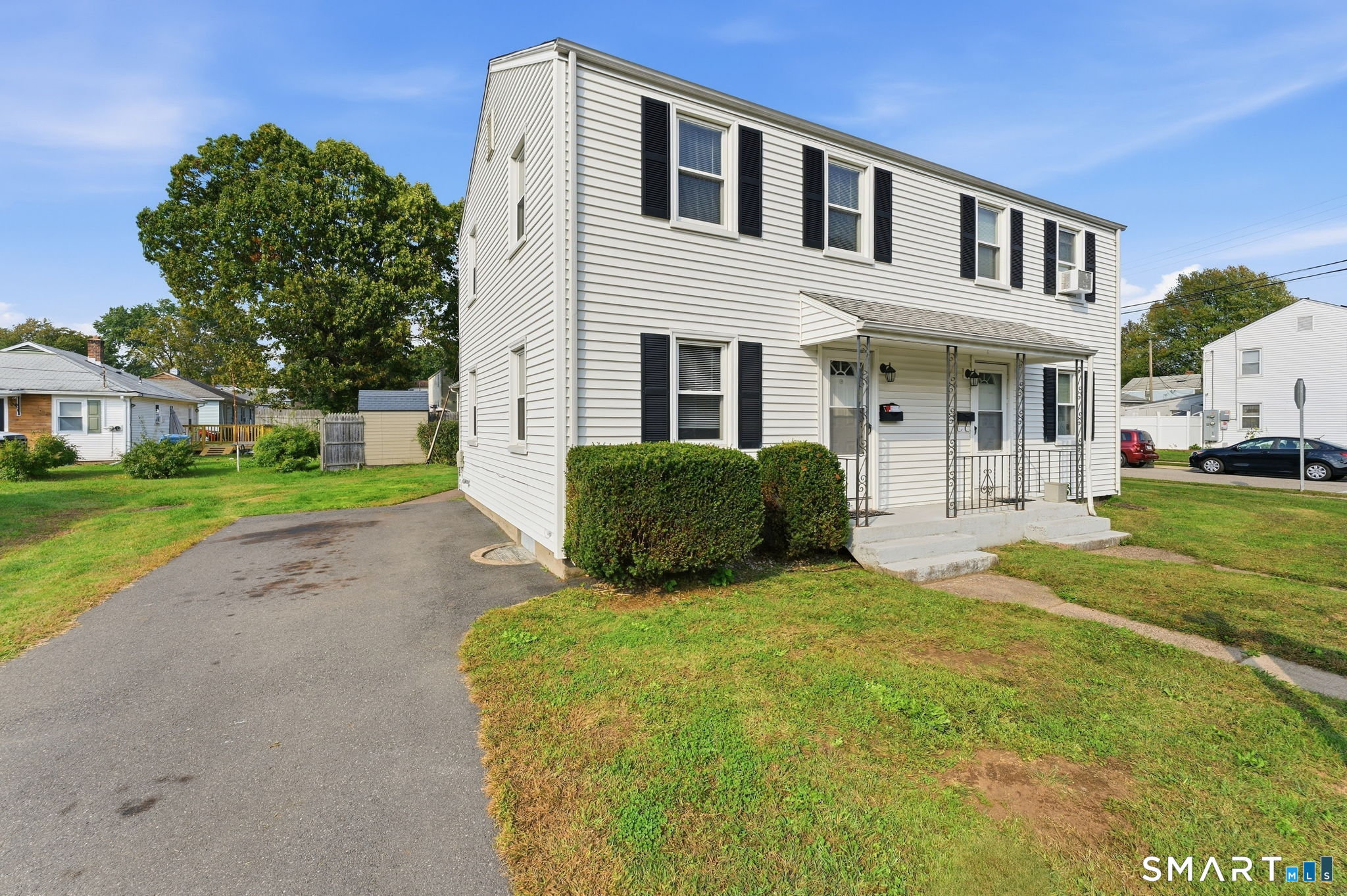 92 Seaman Circle Property Photo 2