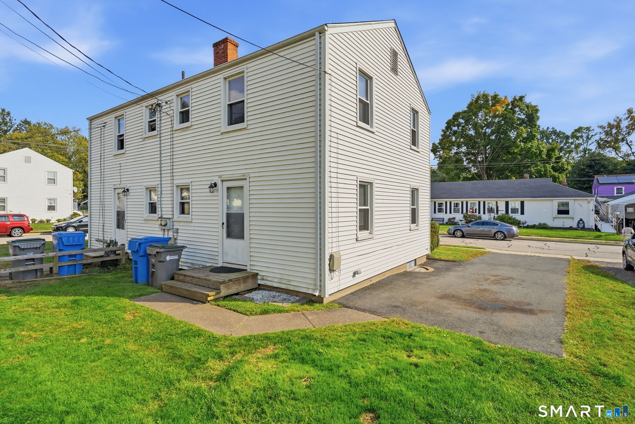 92 Seaman Circle Property Photo 4