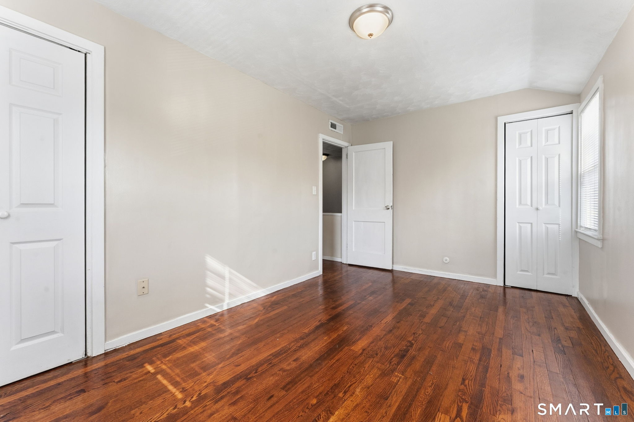 92 Seaman Circle Property Photo 16