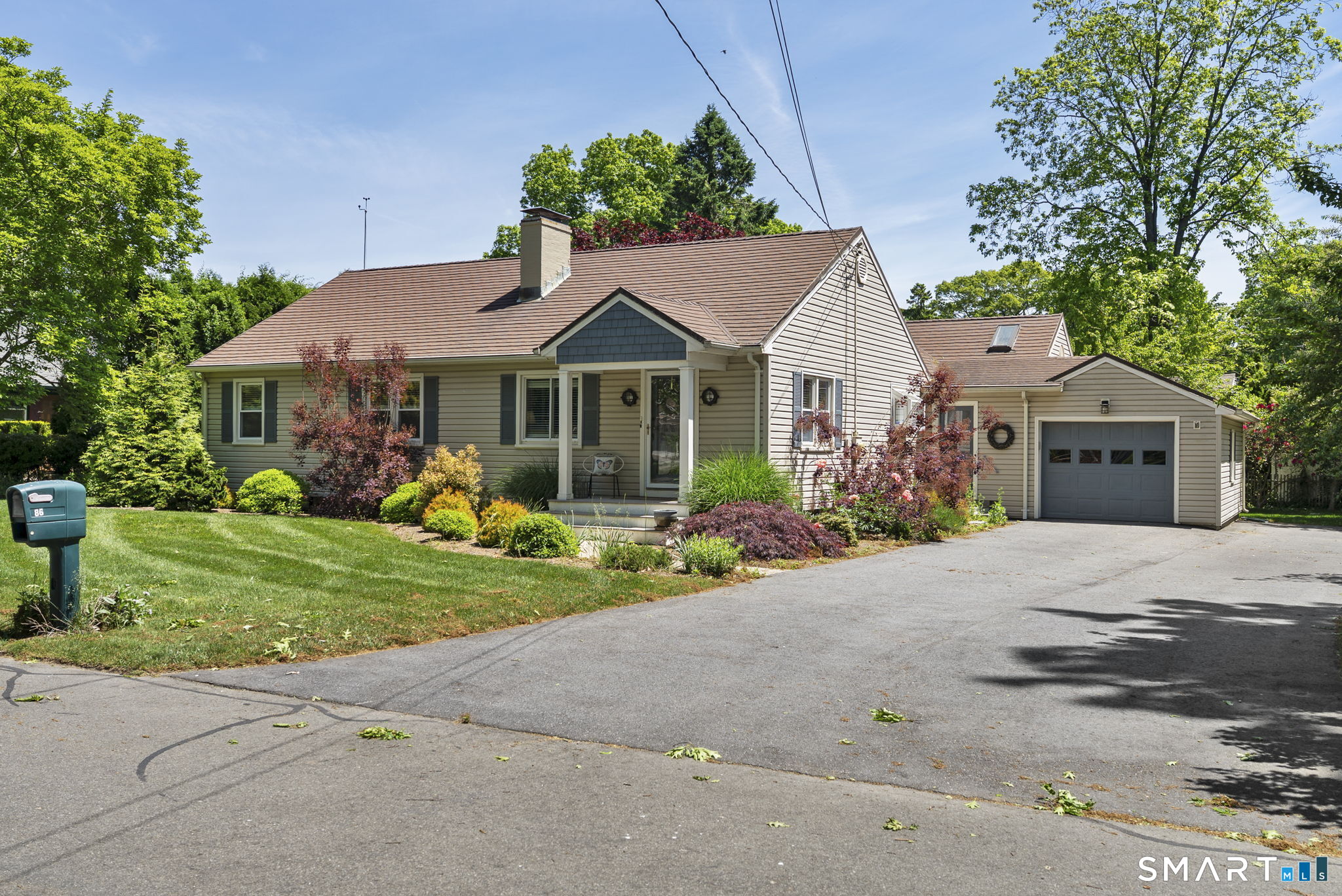 86 Fenwood Drive Property Photo 2