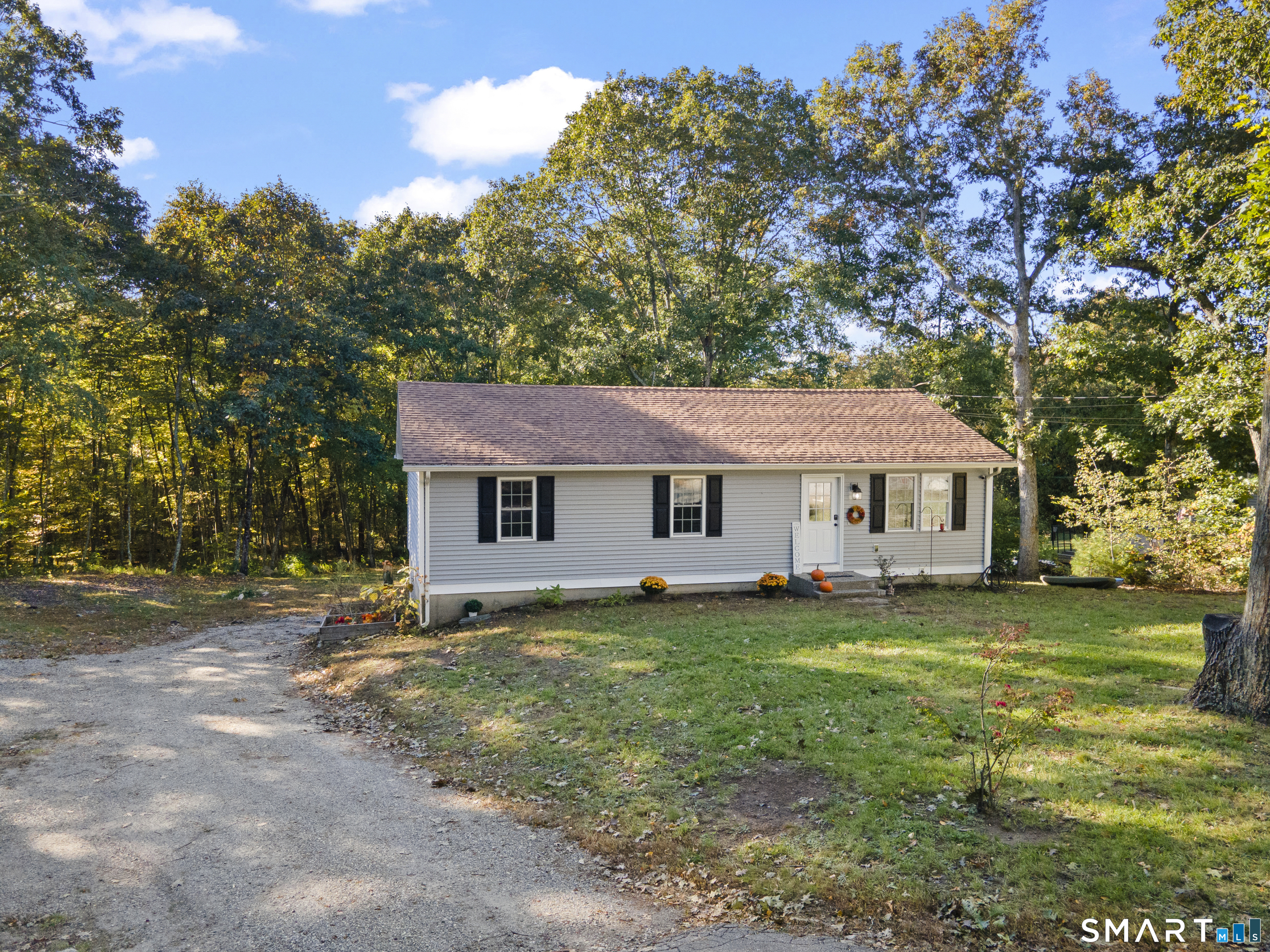 549 Squaw Rock Rd Extension Property Photo 3