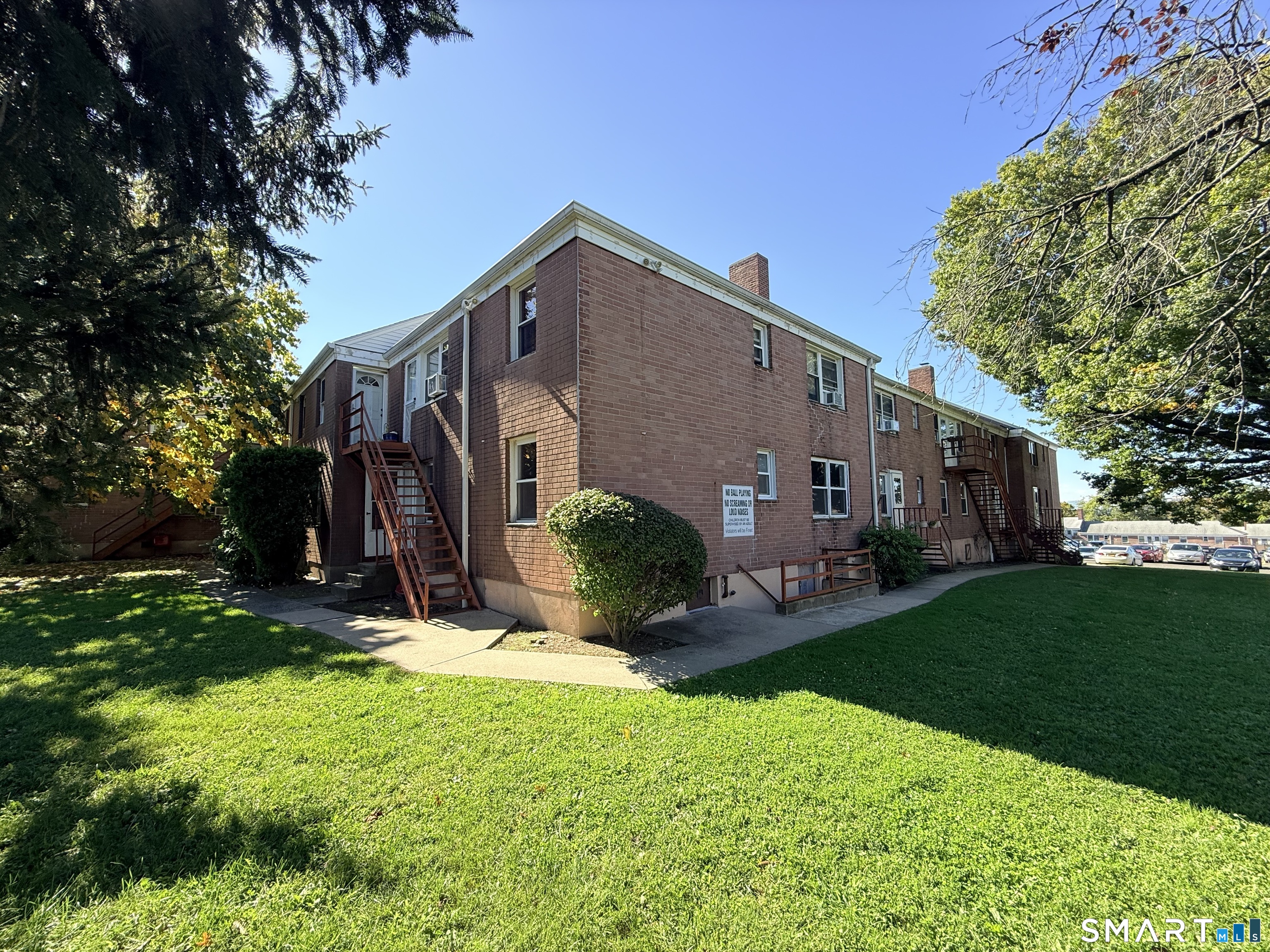 1076 Main East 1 Street Property Photo 5
