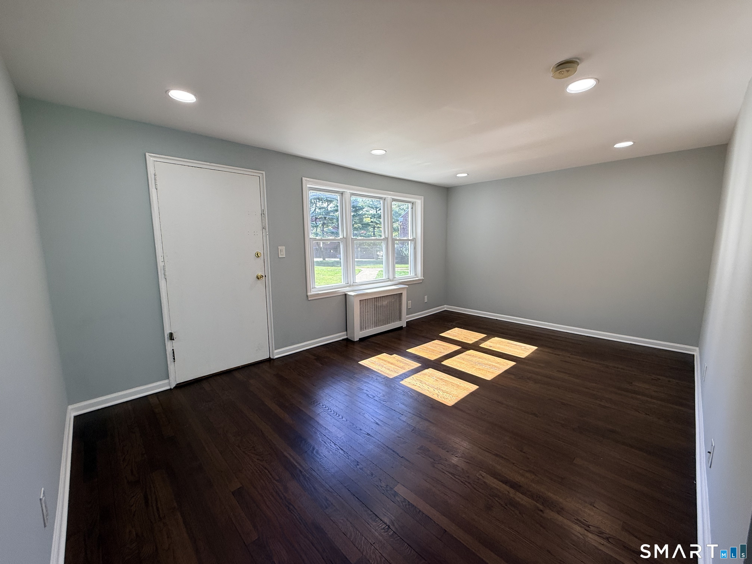 1076 Main East 1 Street Property Photo 14