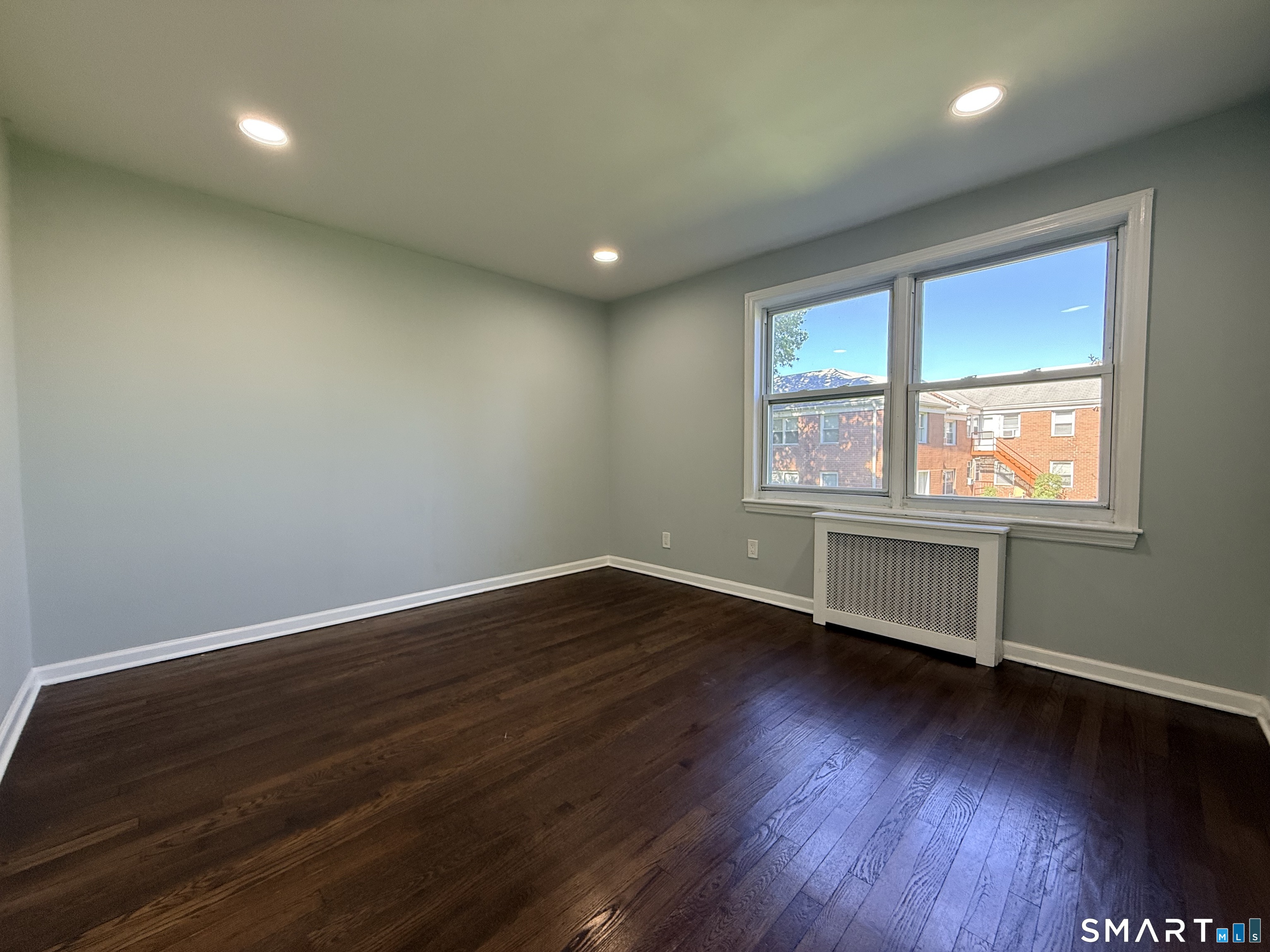 1076 Main East 1 Street Property Photo 15