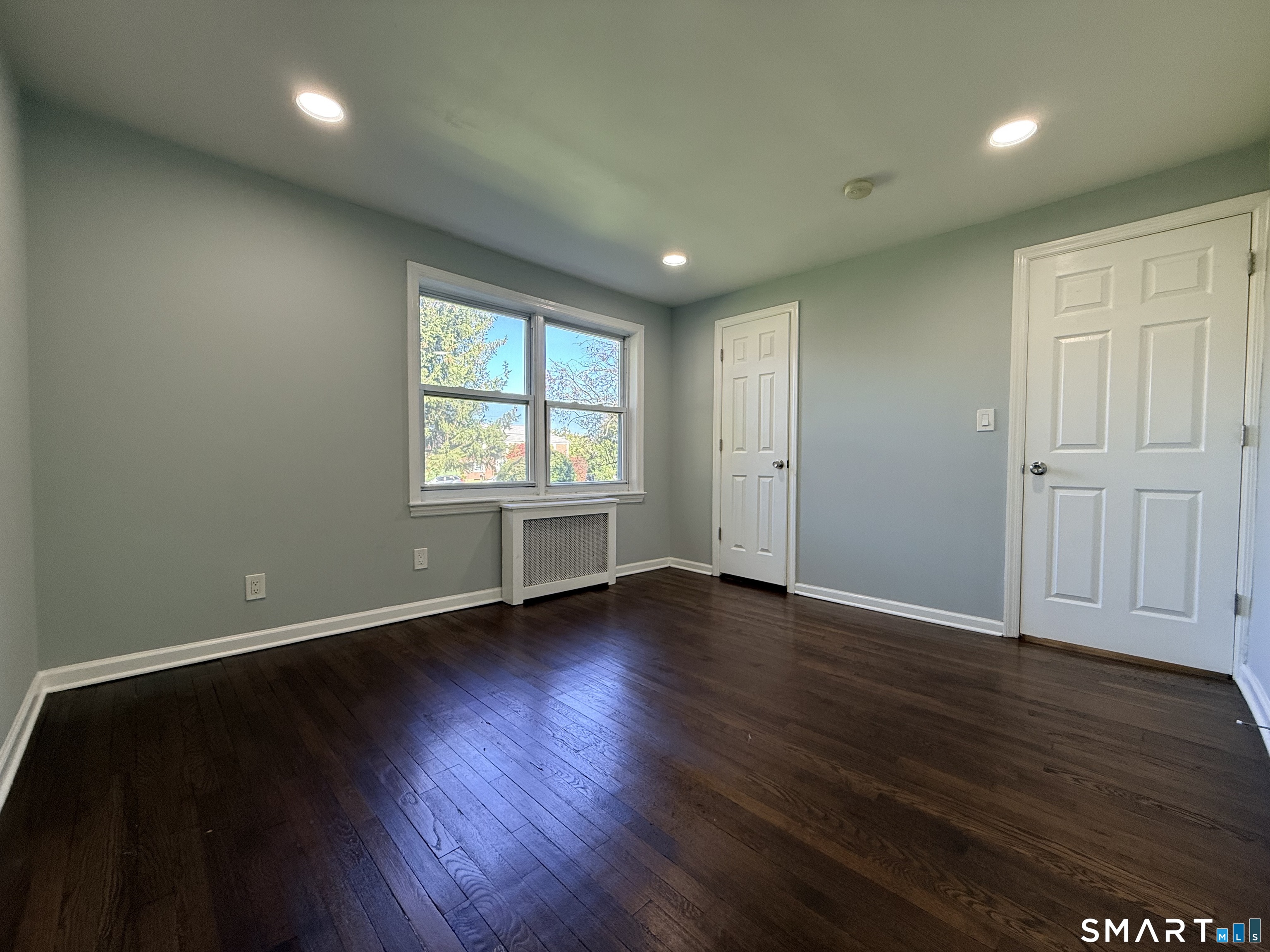 1076 Main East 1 Street Property Photo 16