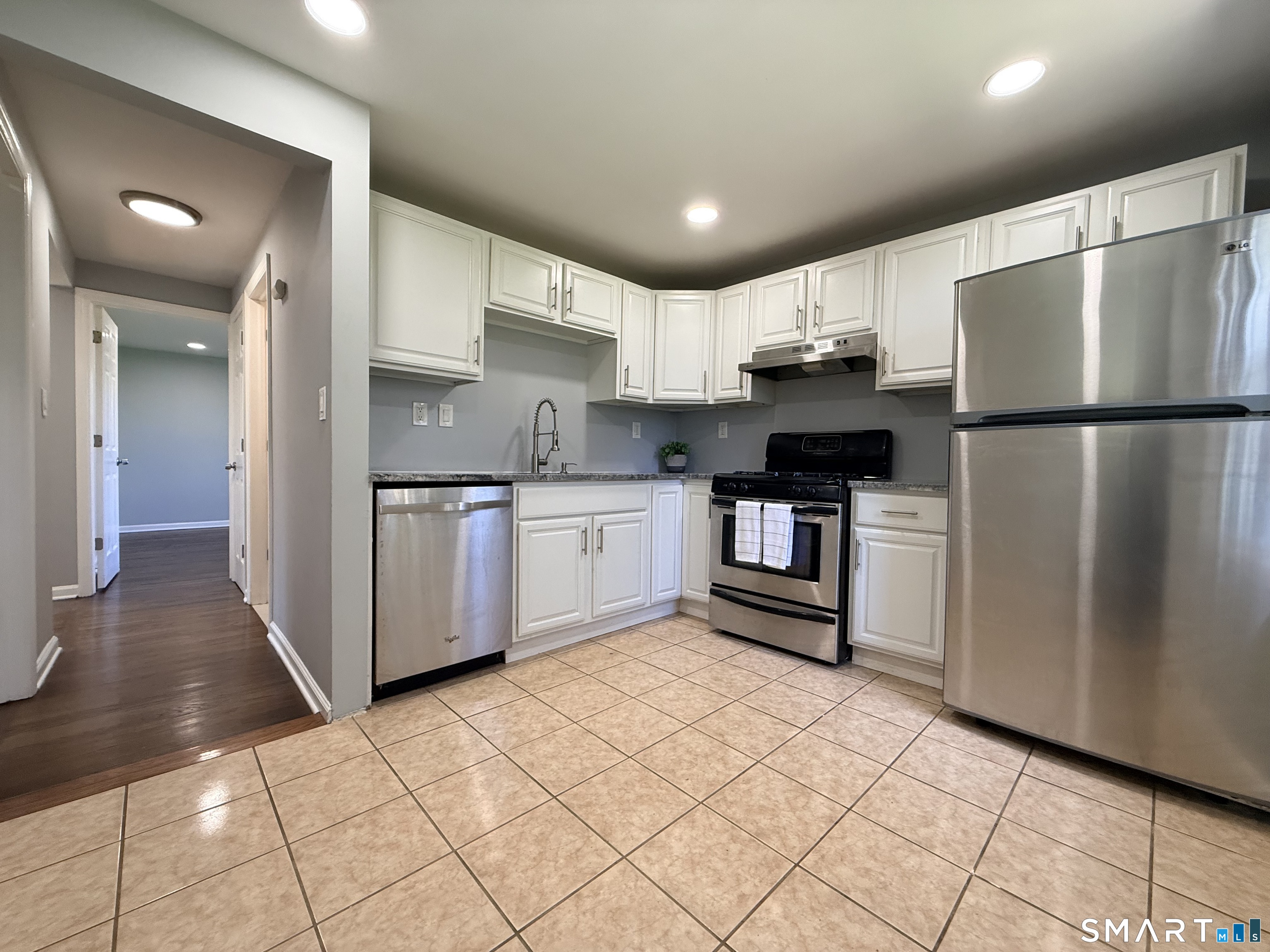 1076 Main East 1 Street Property Photo 19