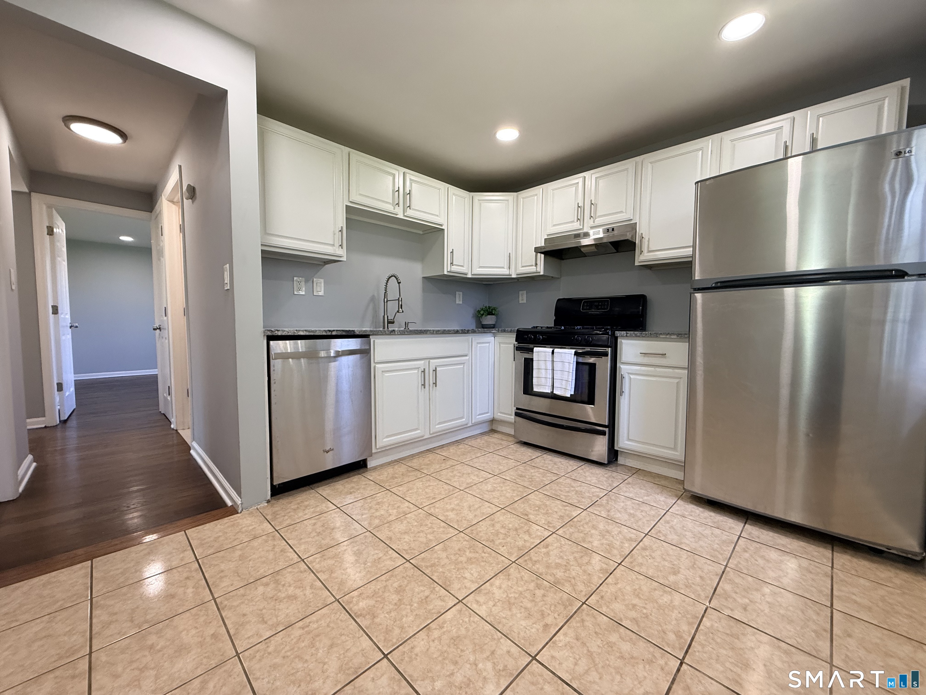 1076 Main East 1 Street Property Photo 21