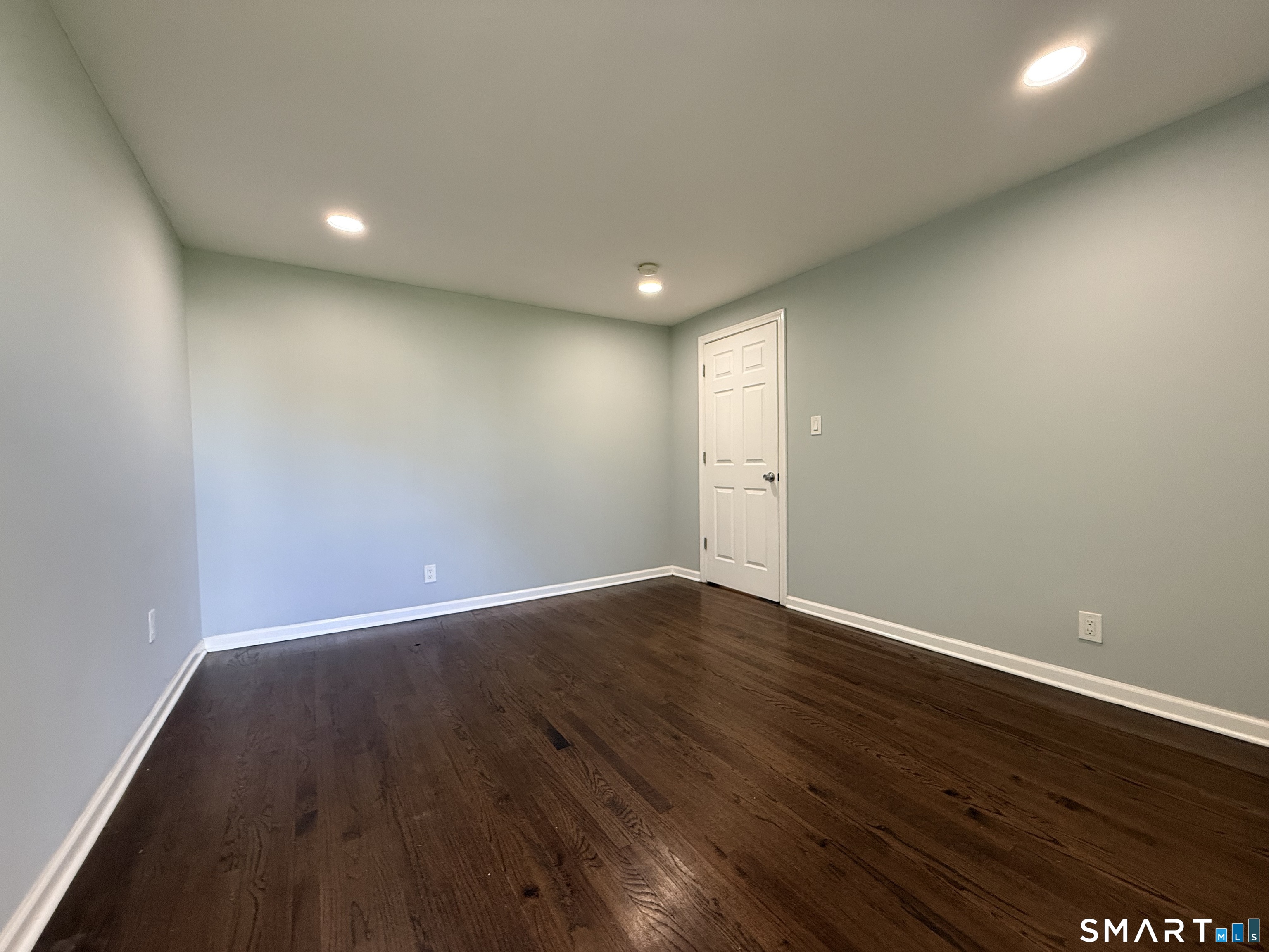 1076 Main East 1 Street Property Photo 26