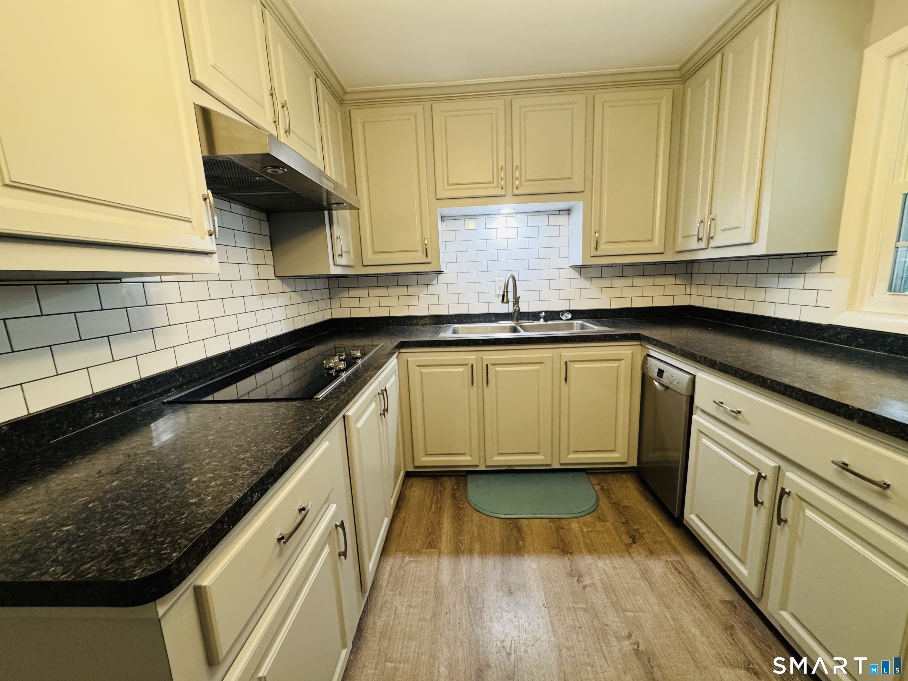 540 Squaw Rock Road Property Photo 12