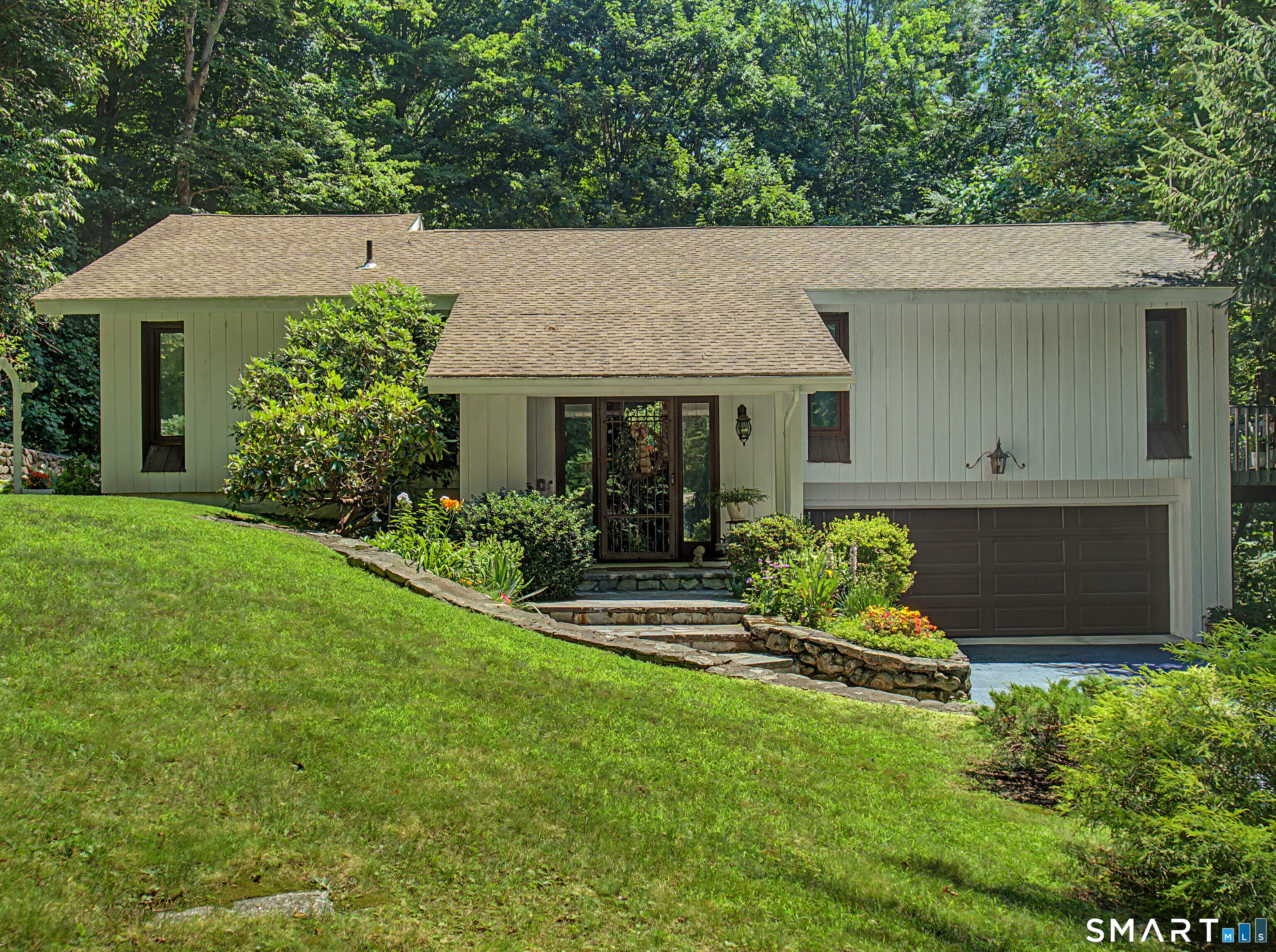 270 Bound Line Road Property Photo 1