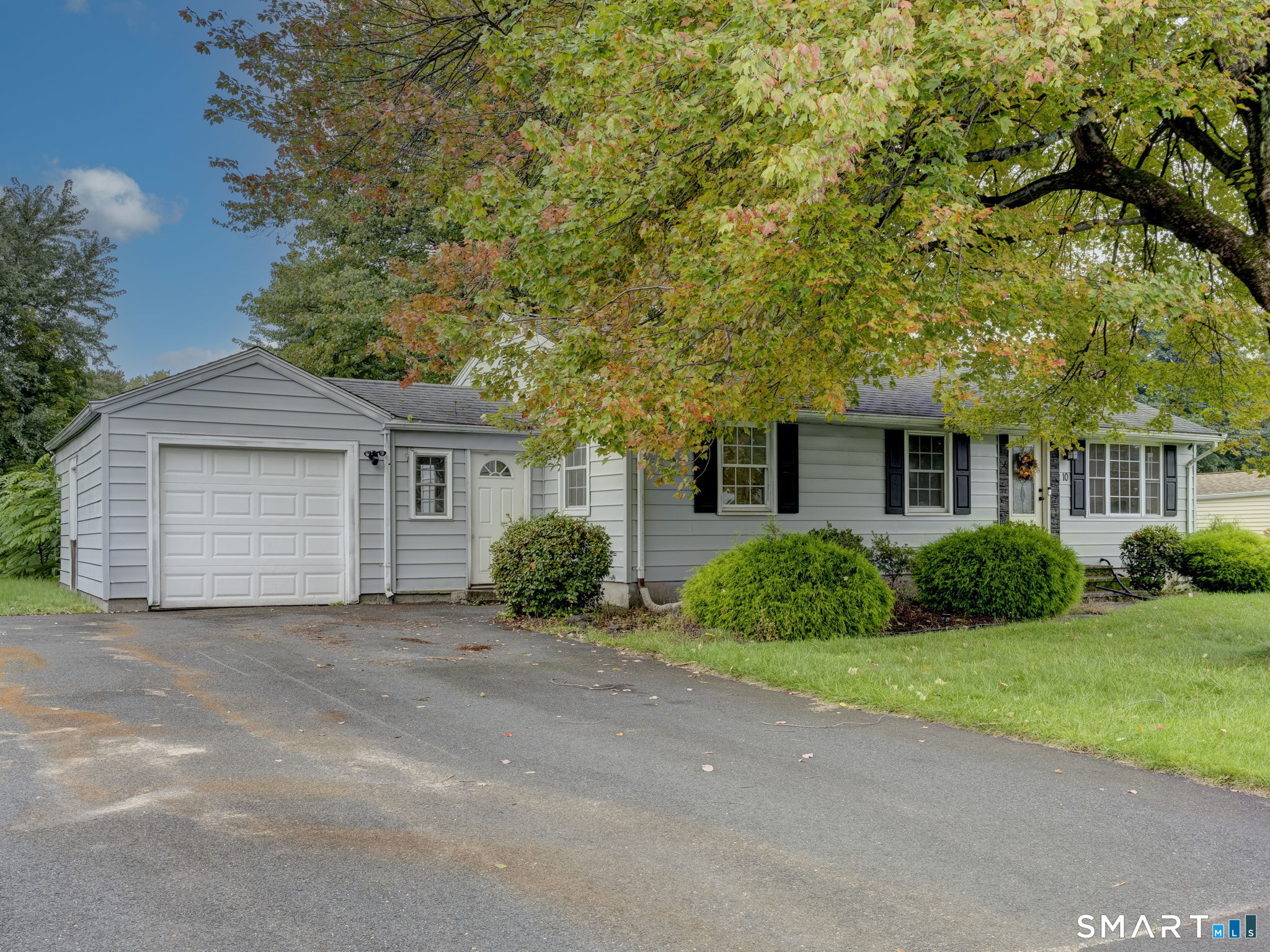 10 Meadowlark Road Property Photo 1