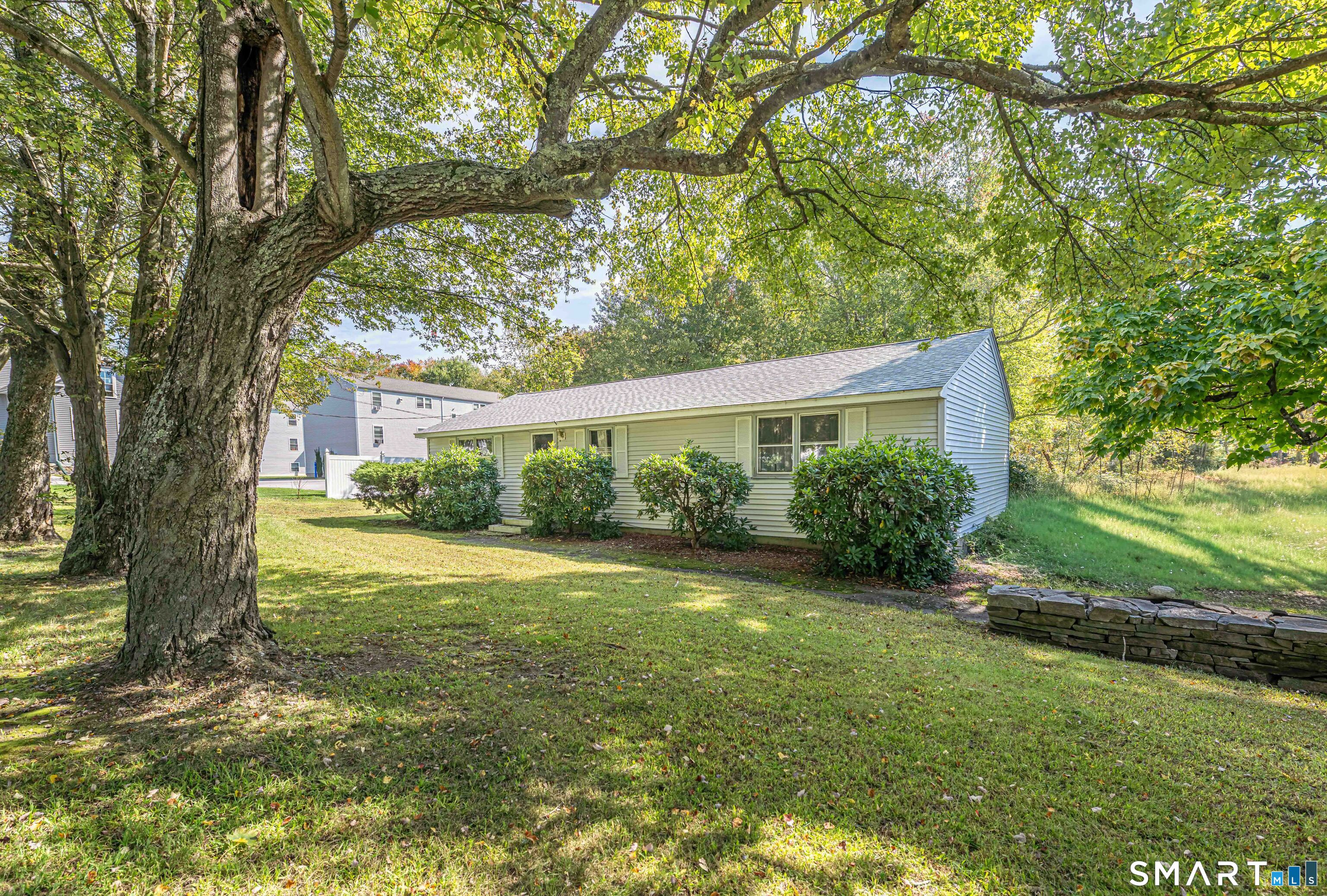 44 Putnam Road Property Photo 2