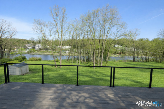 20 Lake Shore North Drive Property Photo 9