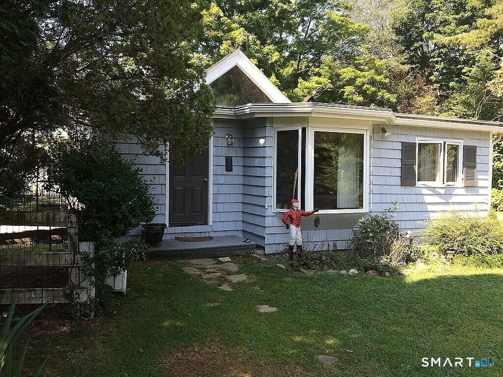 2581 Litchfield Road Property Photo 1