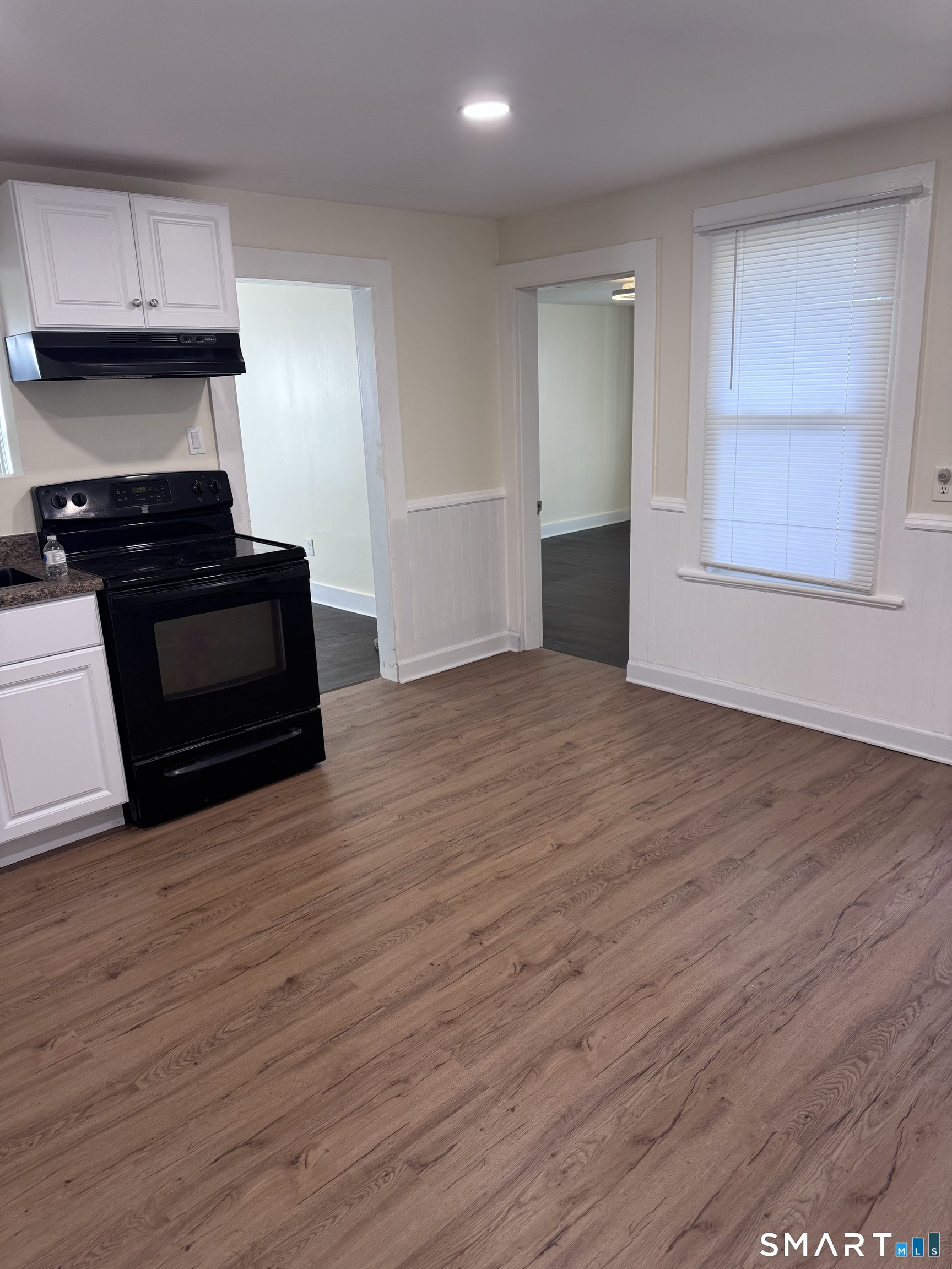 232 Hawkins Street Property Photo 4
