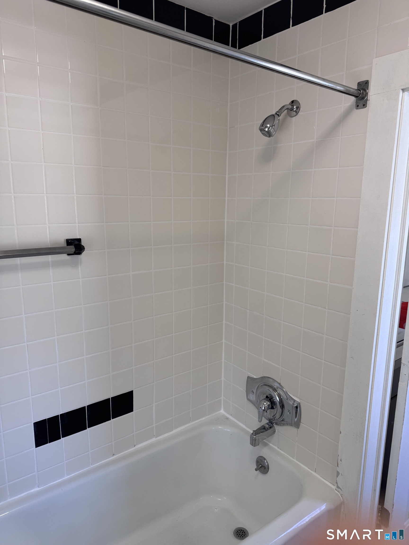 232 Hawkins Street Property Photo 8