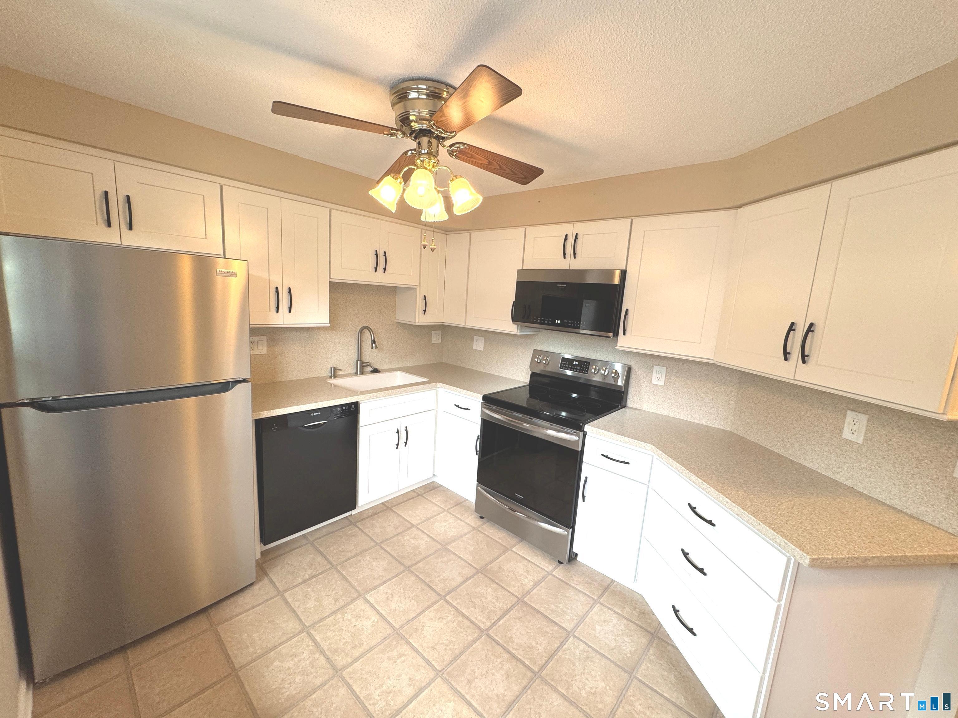 92 Metacomet Drive Property Photo 2