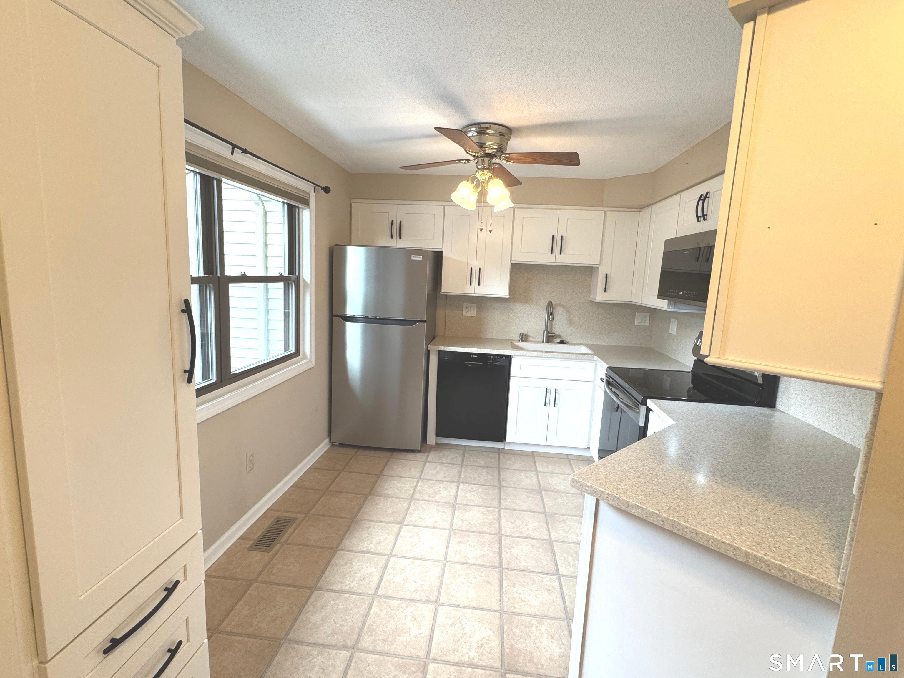 92 Metacomet Drive Property Photo 3