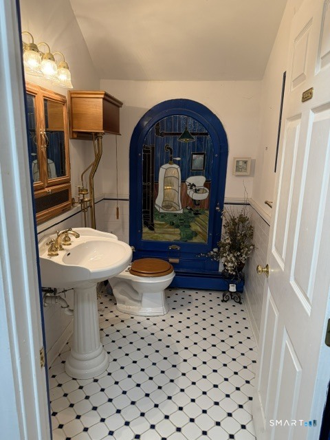 36 Alden B Street Property Photo 13