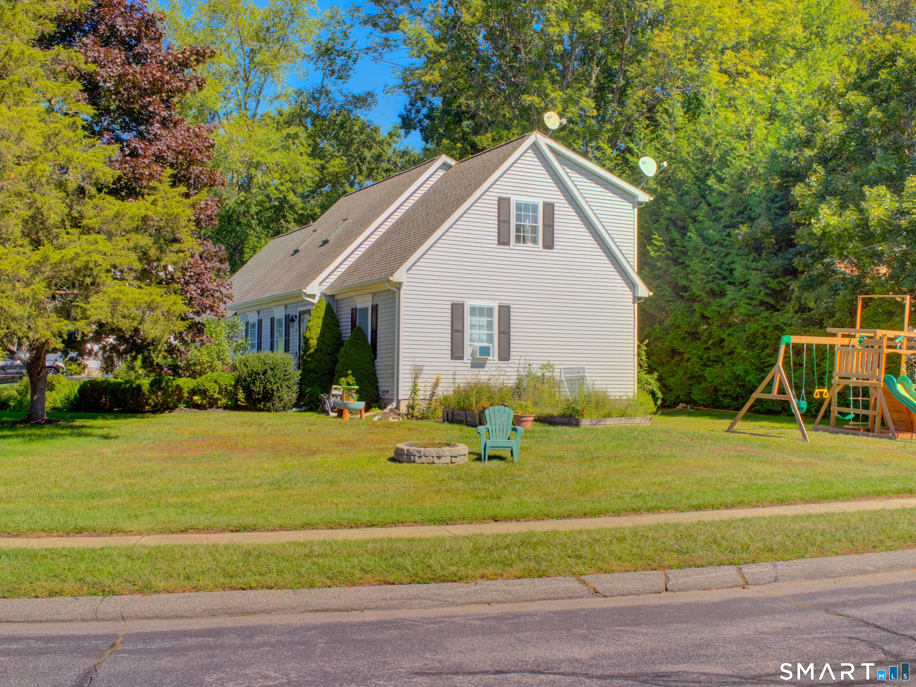 16 Jefferson Drive Property Photo 3