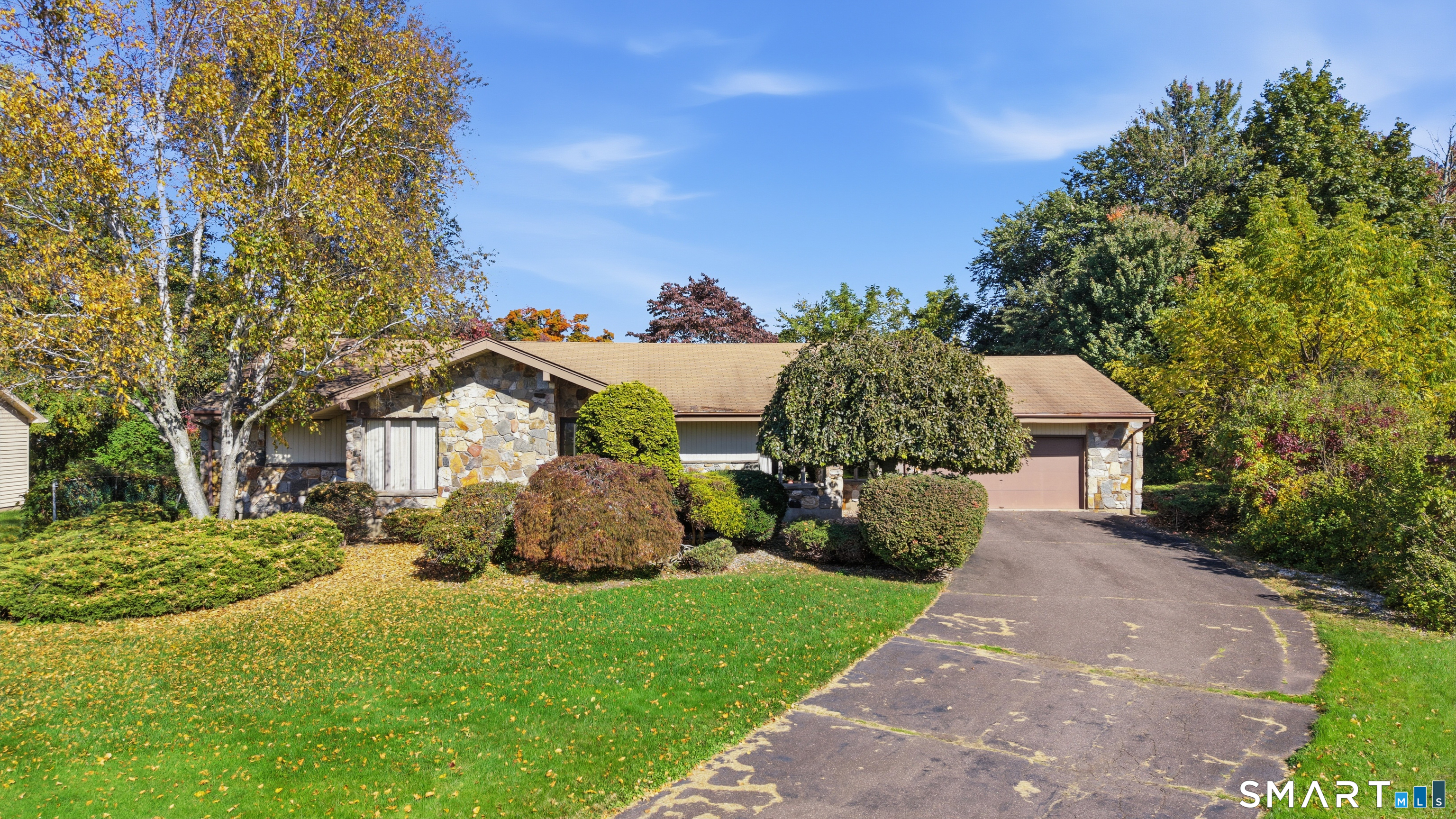 28 Angela Drive Property Photo 1