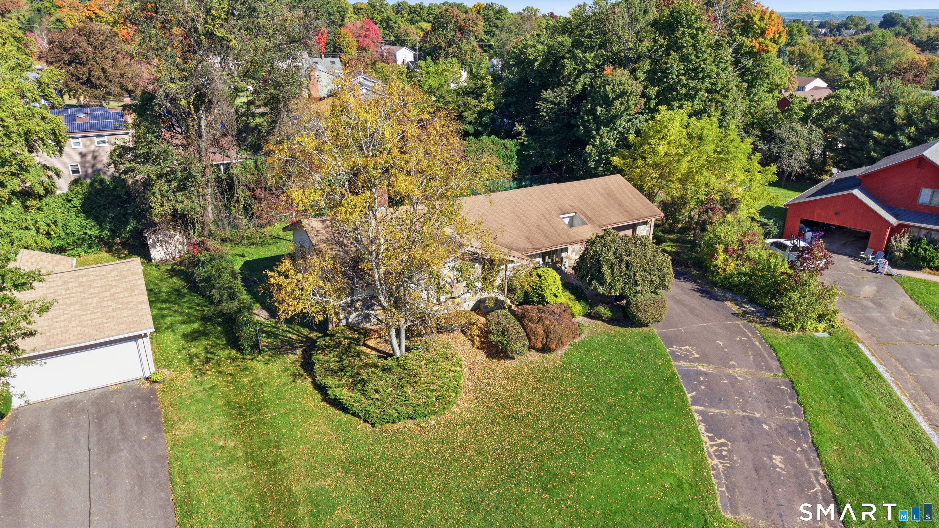 28 Angela Drive Property Photo 2