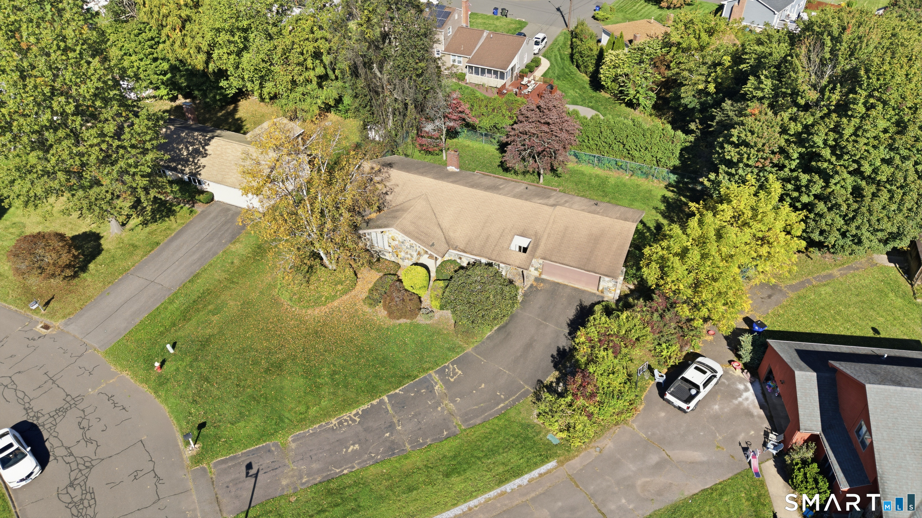 28 Angela Drive Property Photo 3