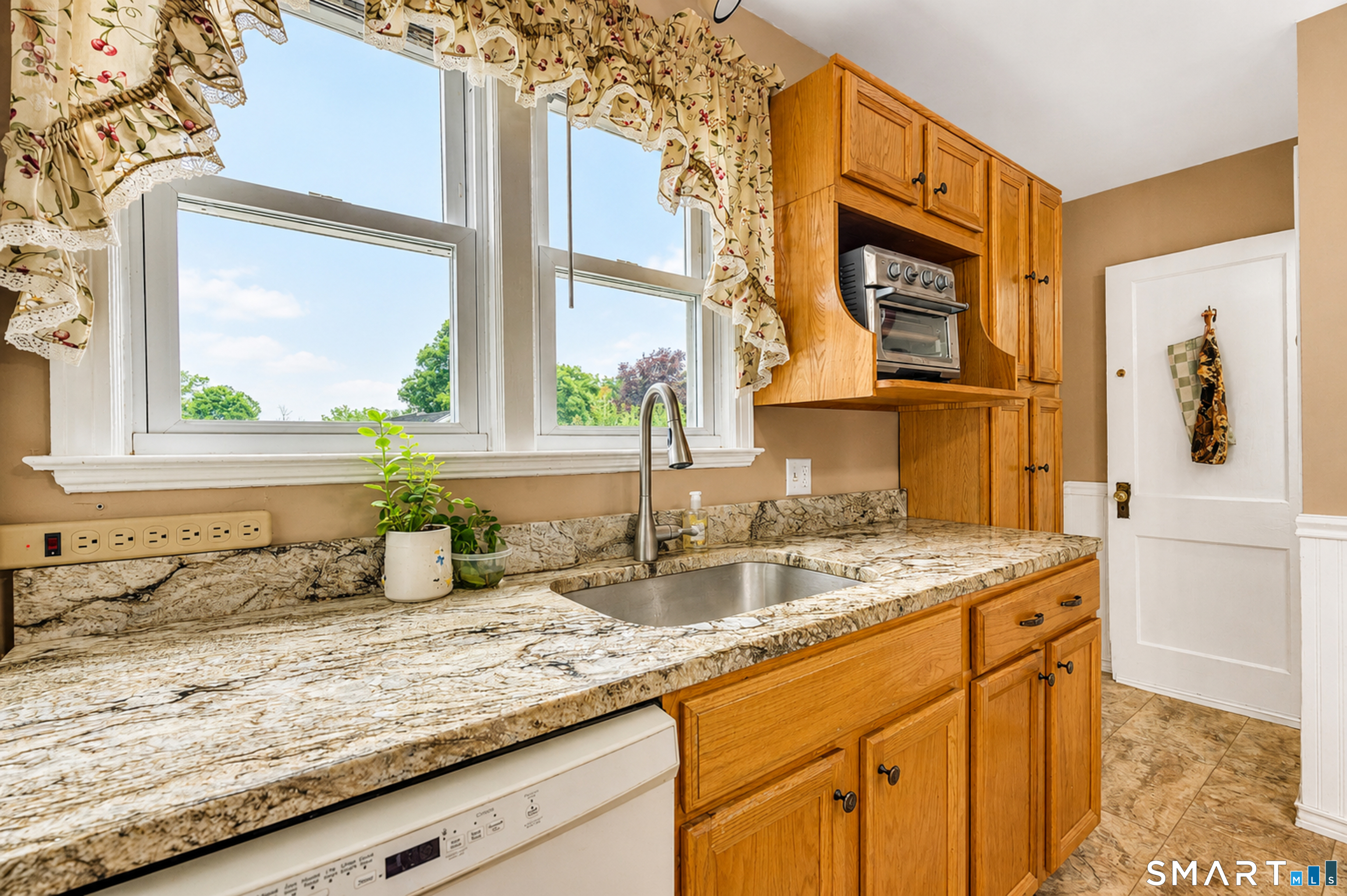 167 Johnson Avenue Property Photo 18