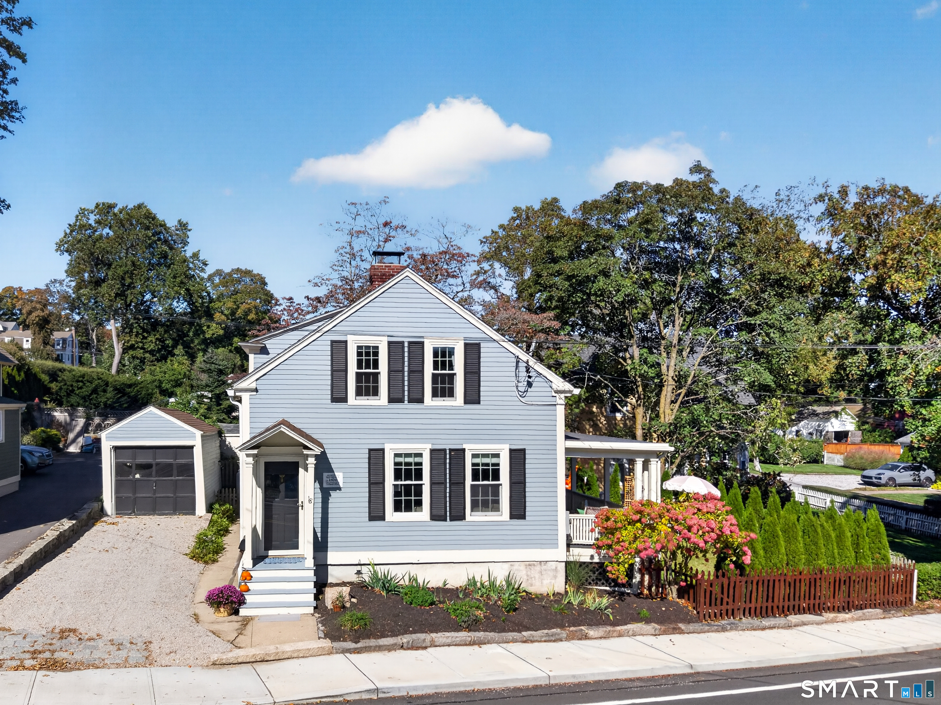 18 New London Road Property Photo 2