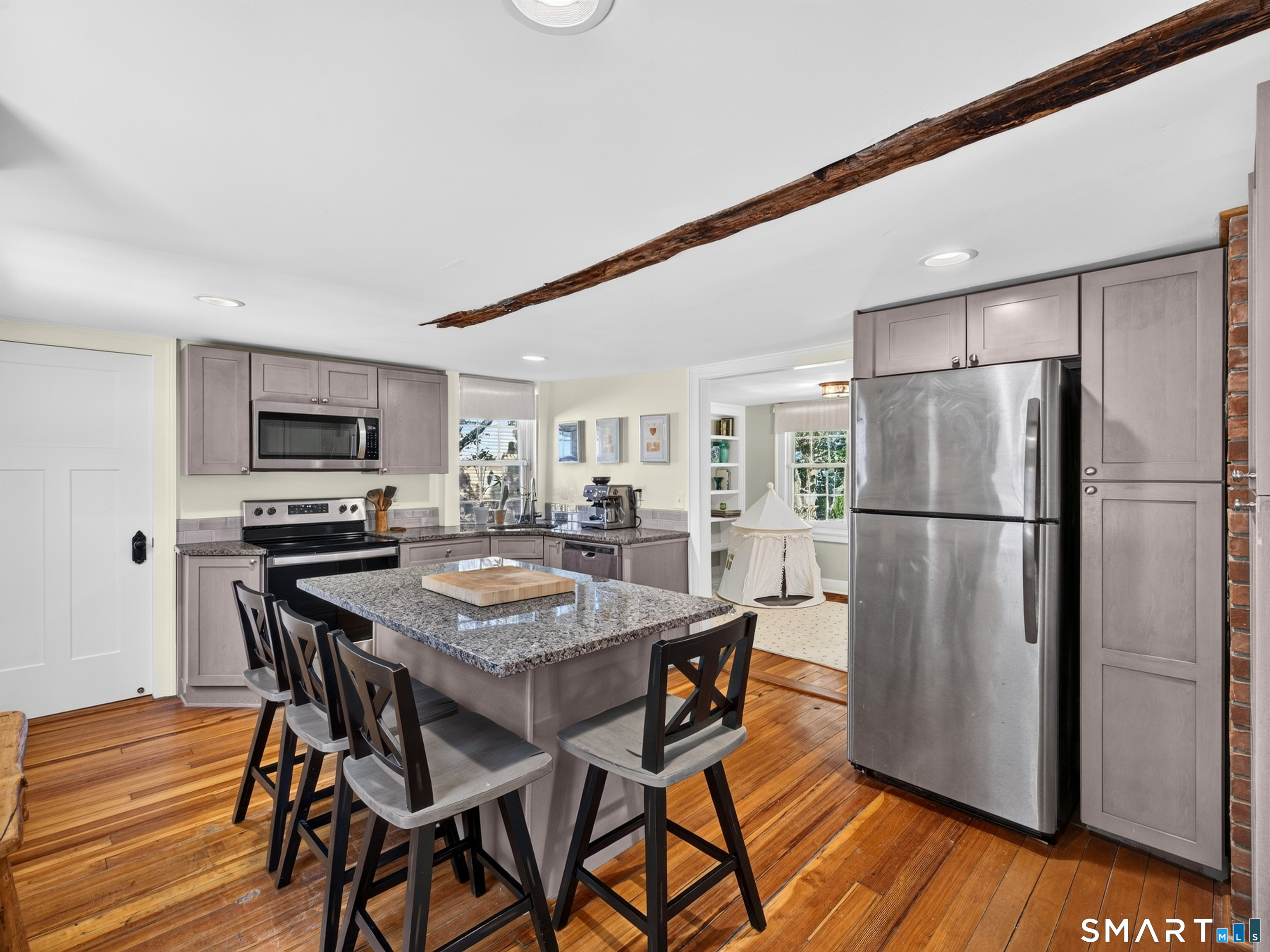 18 New London Road Property Photo 13