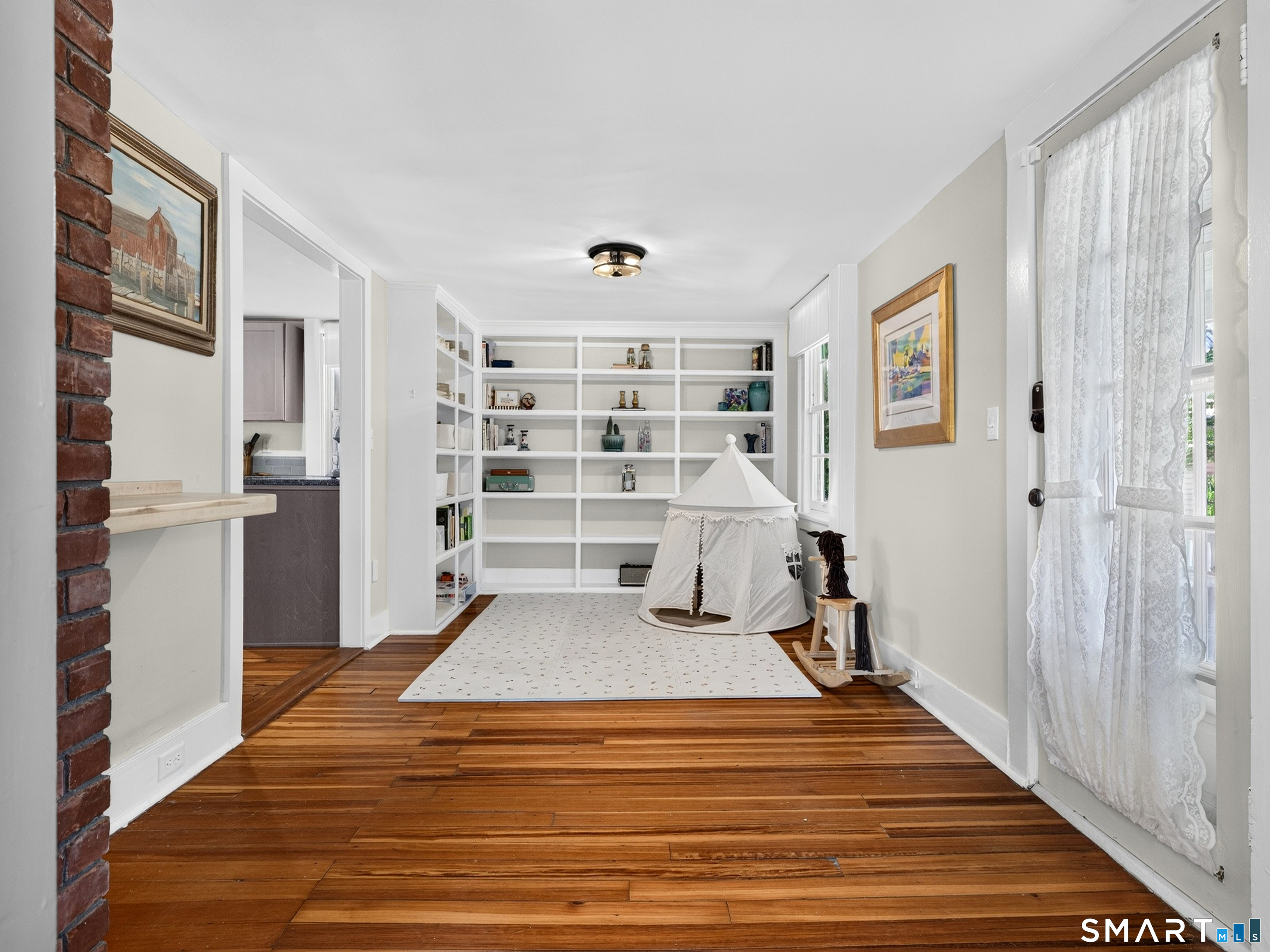 18 New London Road Property Photo 14