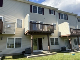 905 Larson 905 Drive Property Photo 6