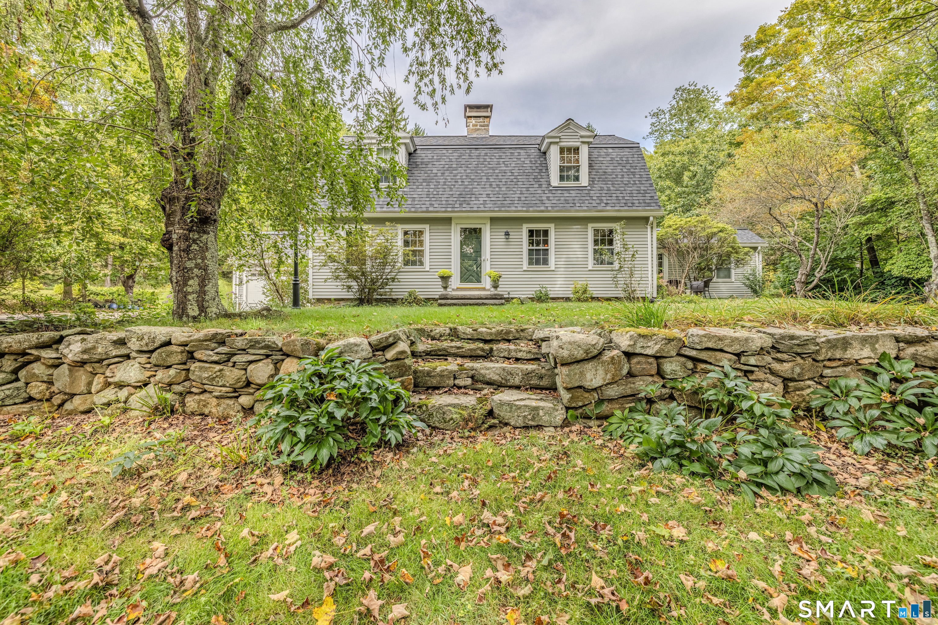 693 Middle Turnpike Property Photo 3