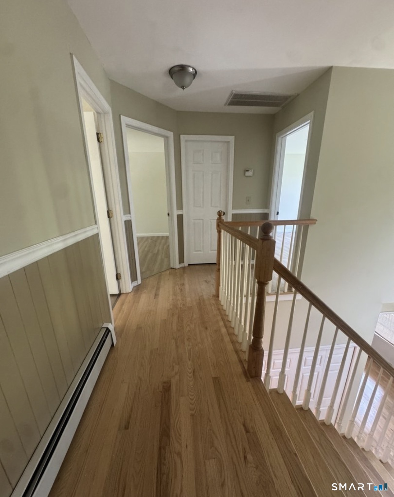 52 Middle Road Property Photo 4