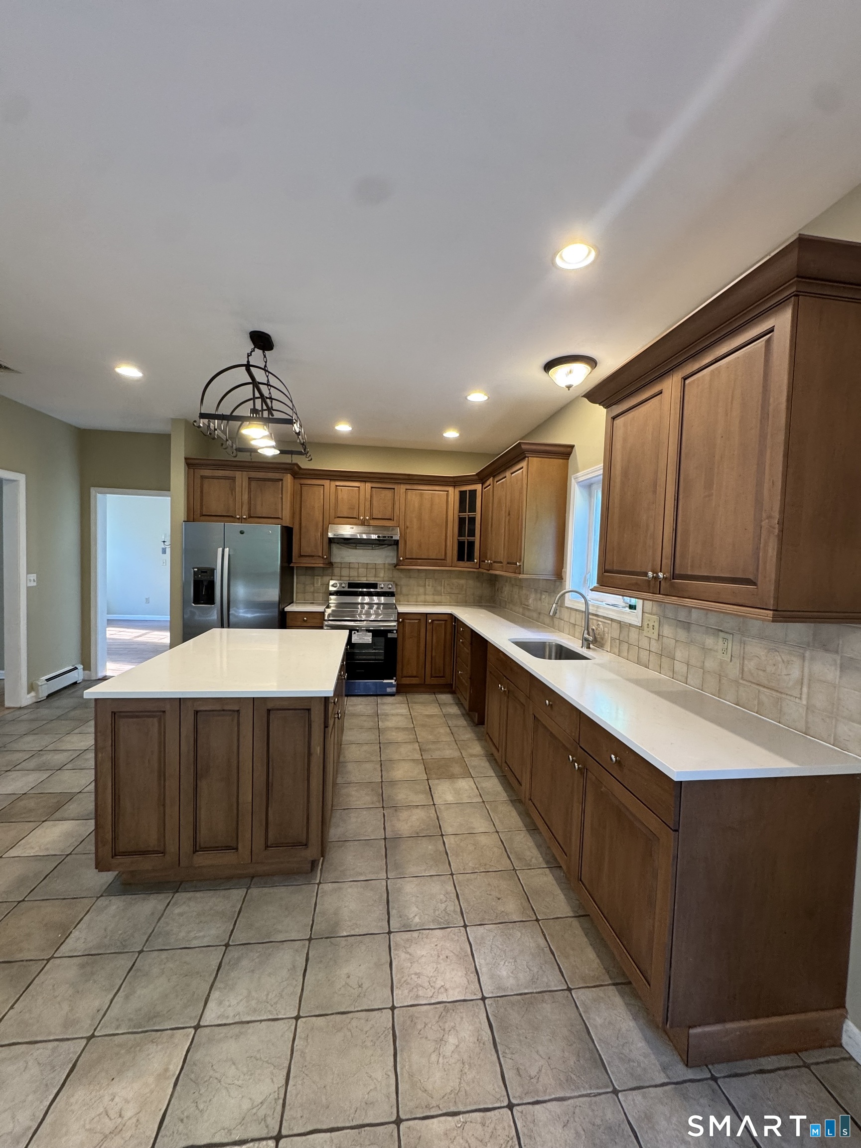 52 Middle Road Property Photo 9
