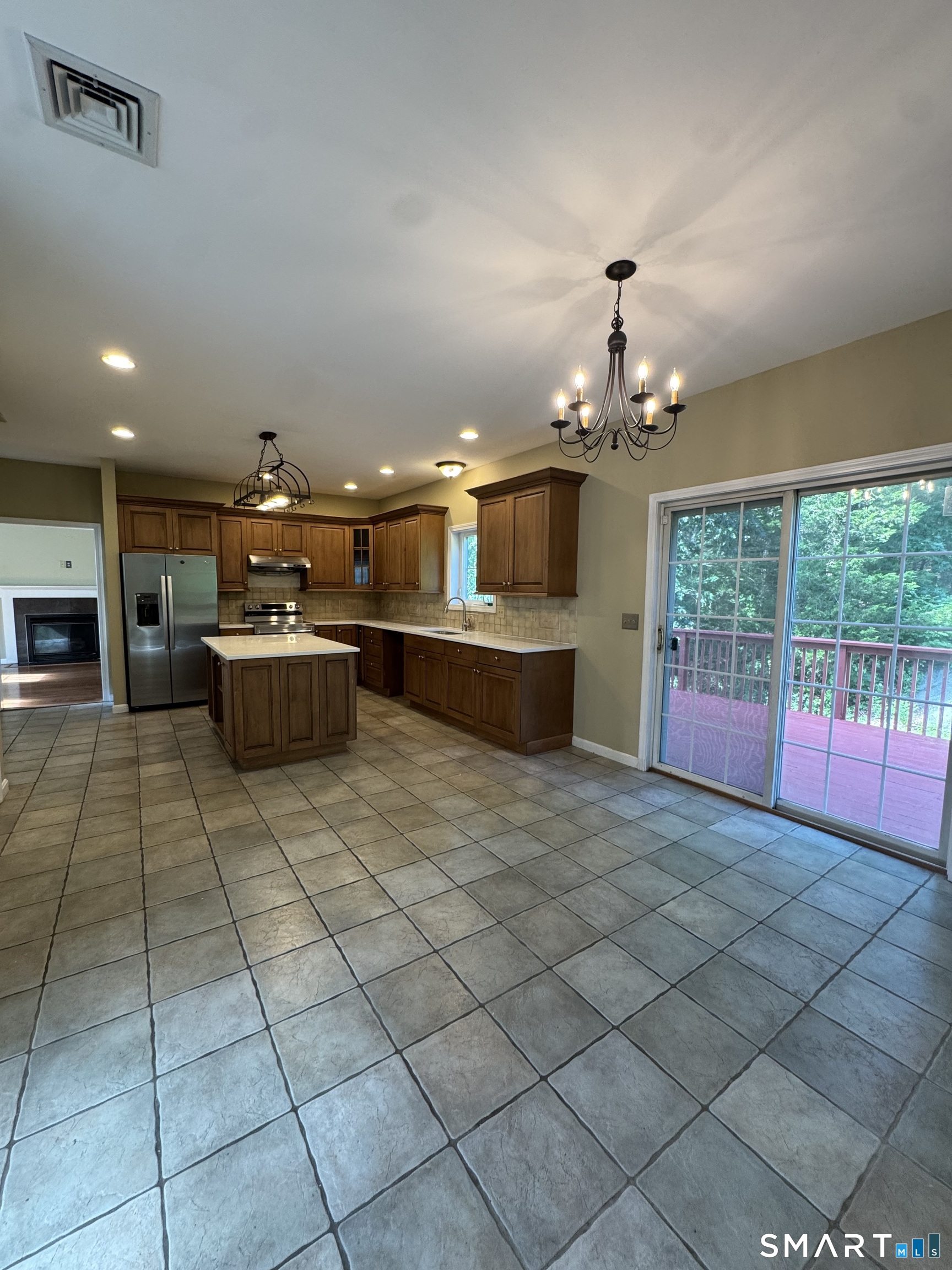 52 Middle Road Property Photo 11