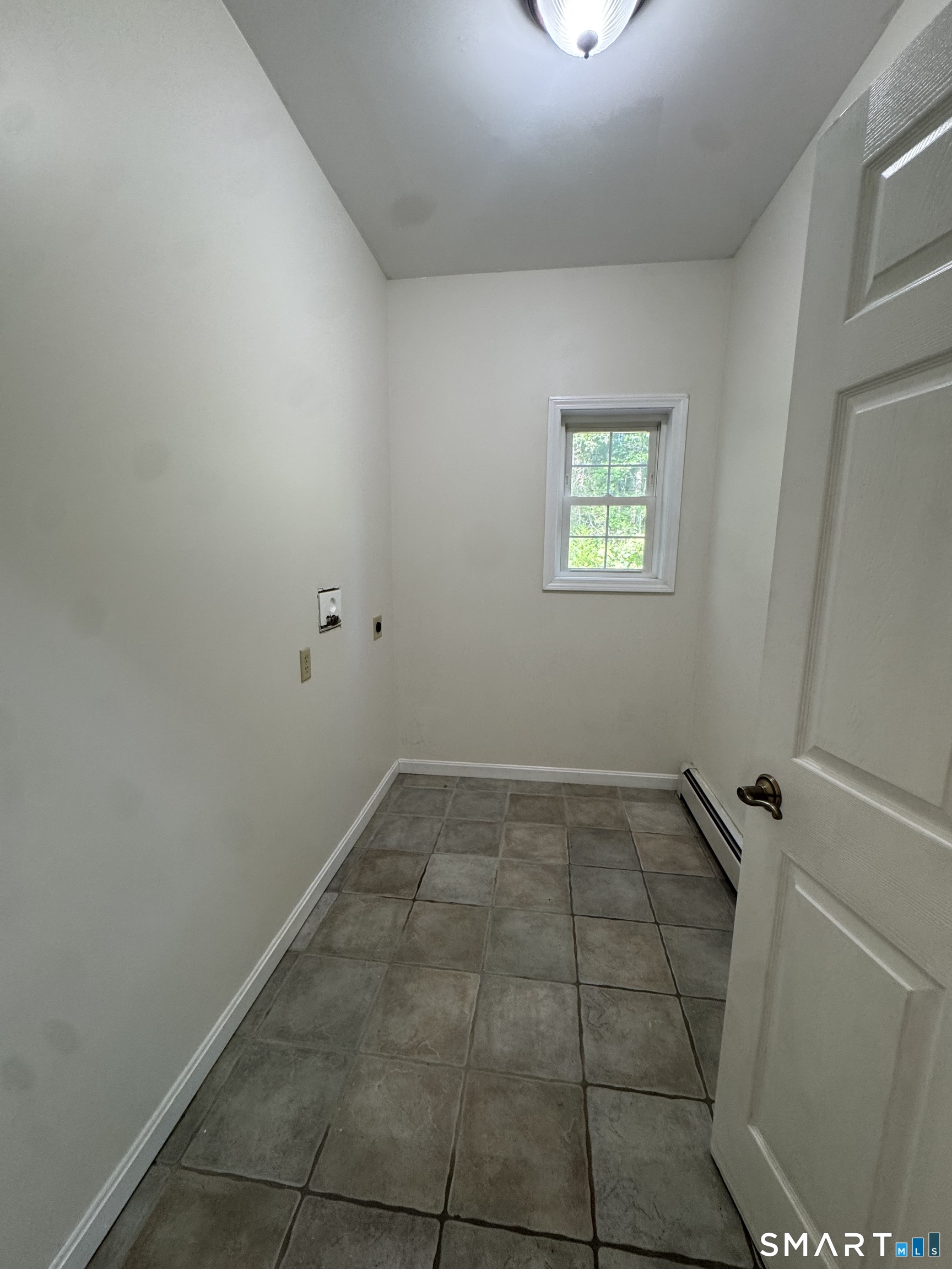 52 Middle Road Property Photo 13