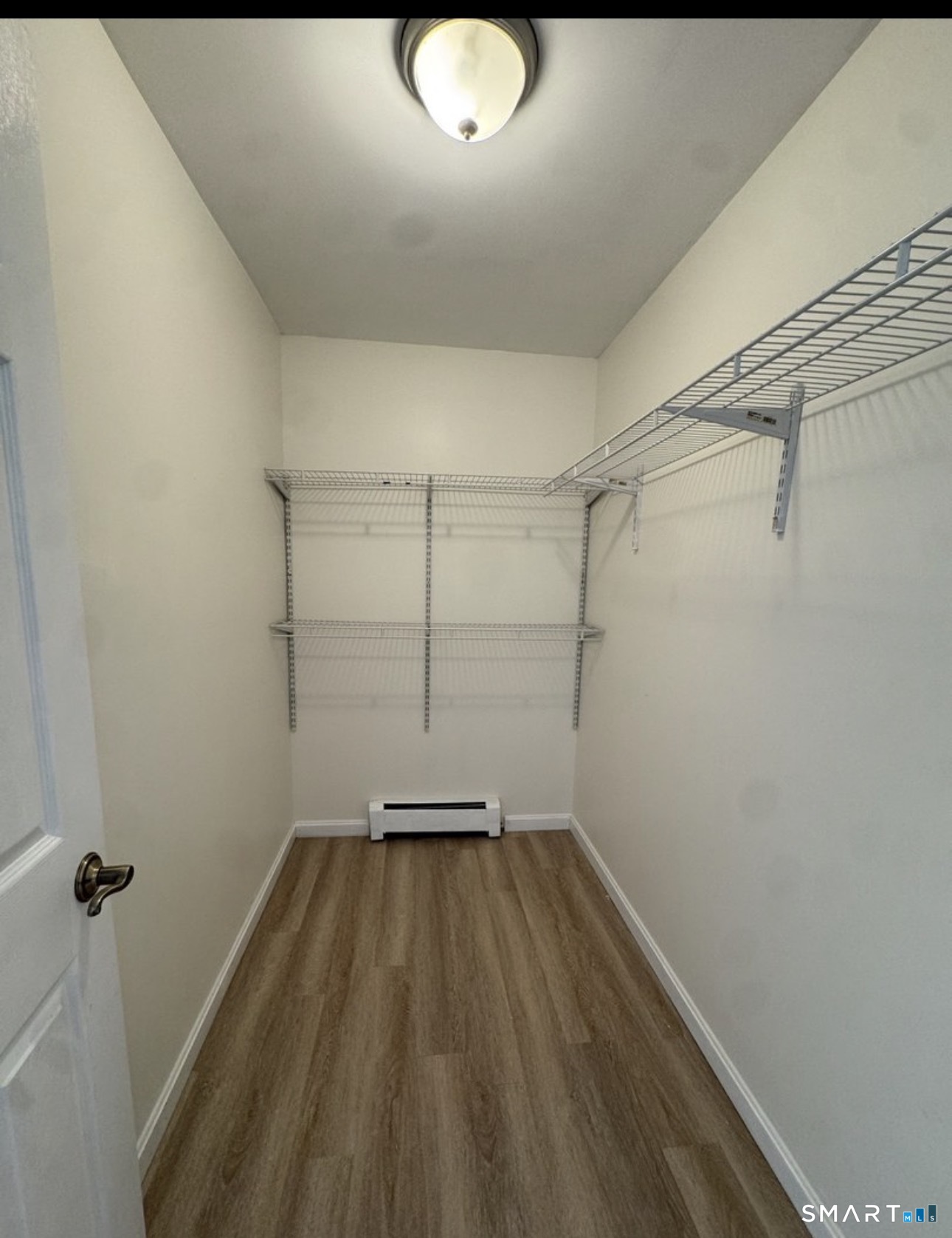 52 Middle Road Property Photo 15