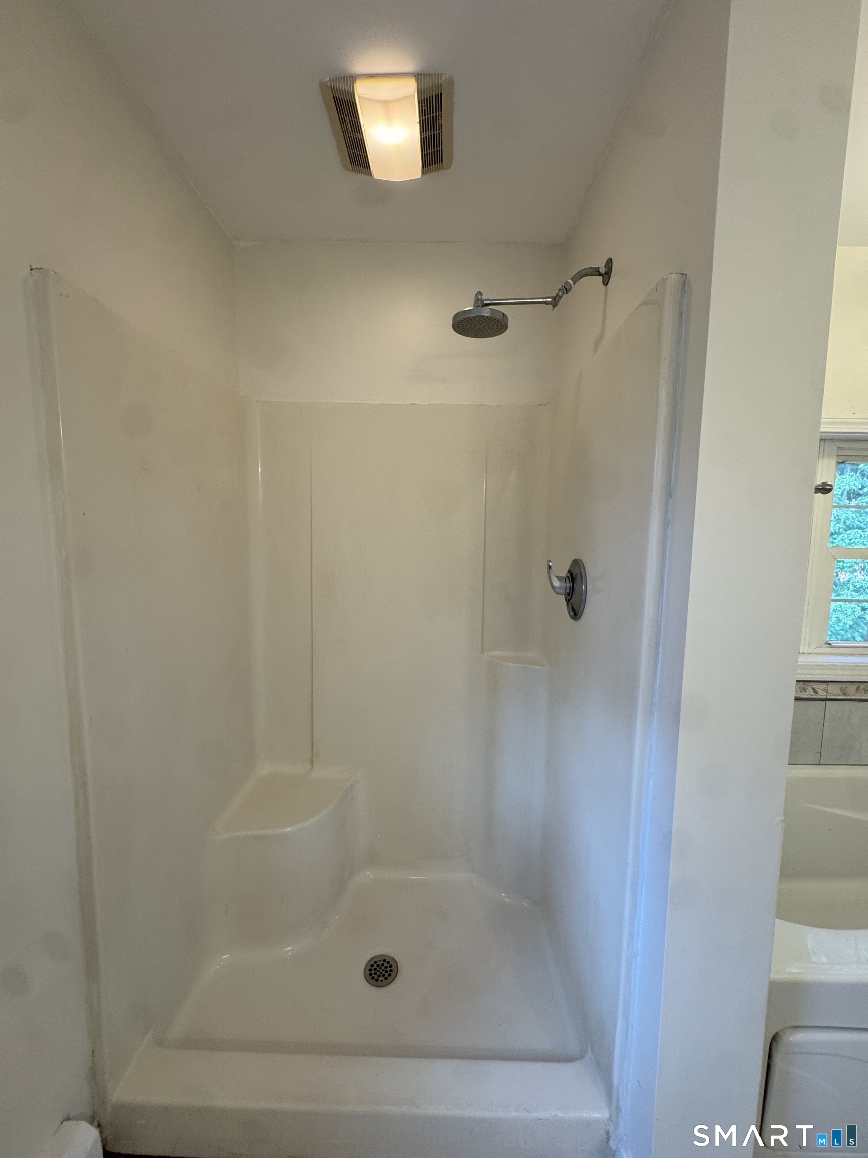 52 Middle Road Property Photo 16