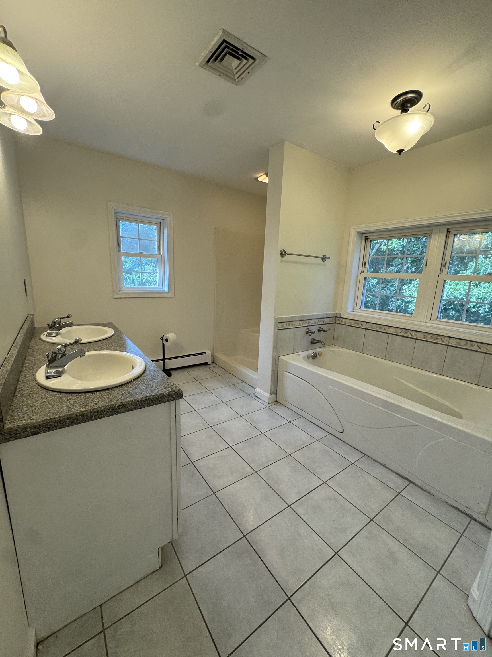 52 Middle Road Property Photo 17