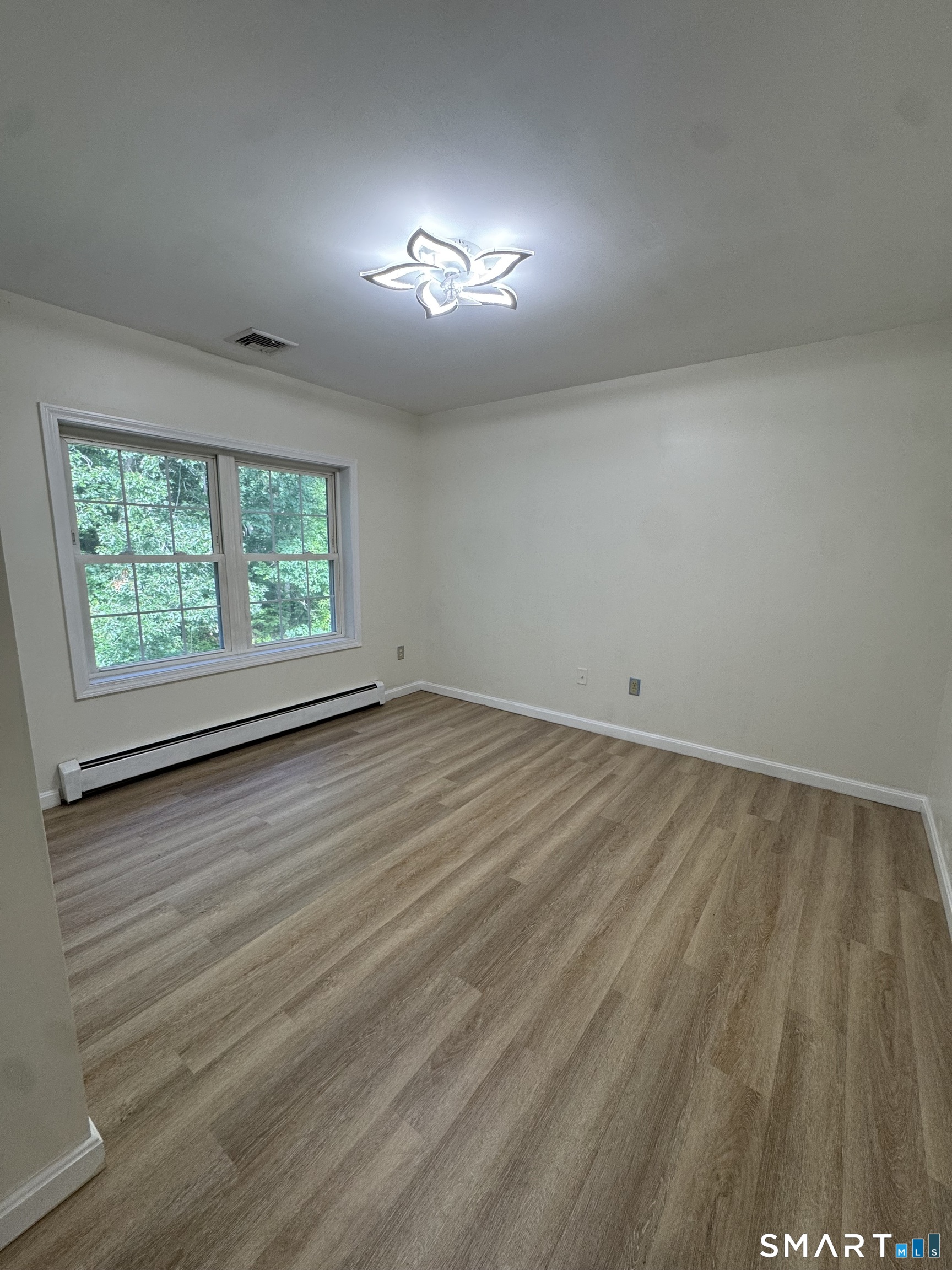 52 Middle Road Property Photo 18