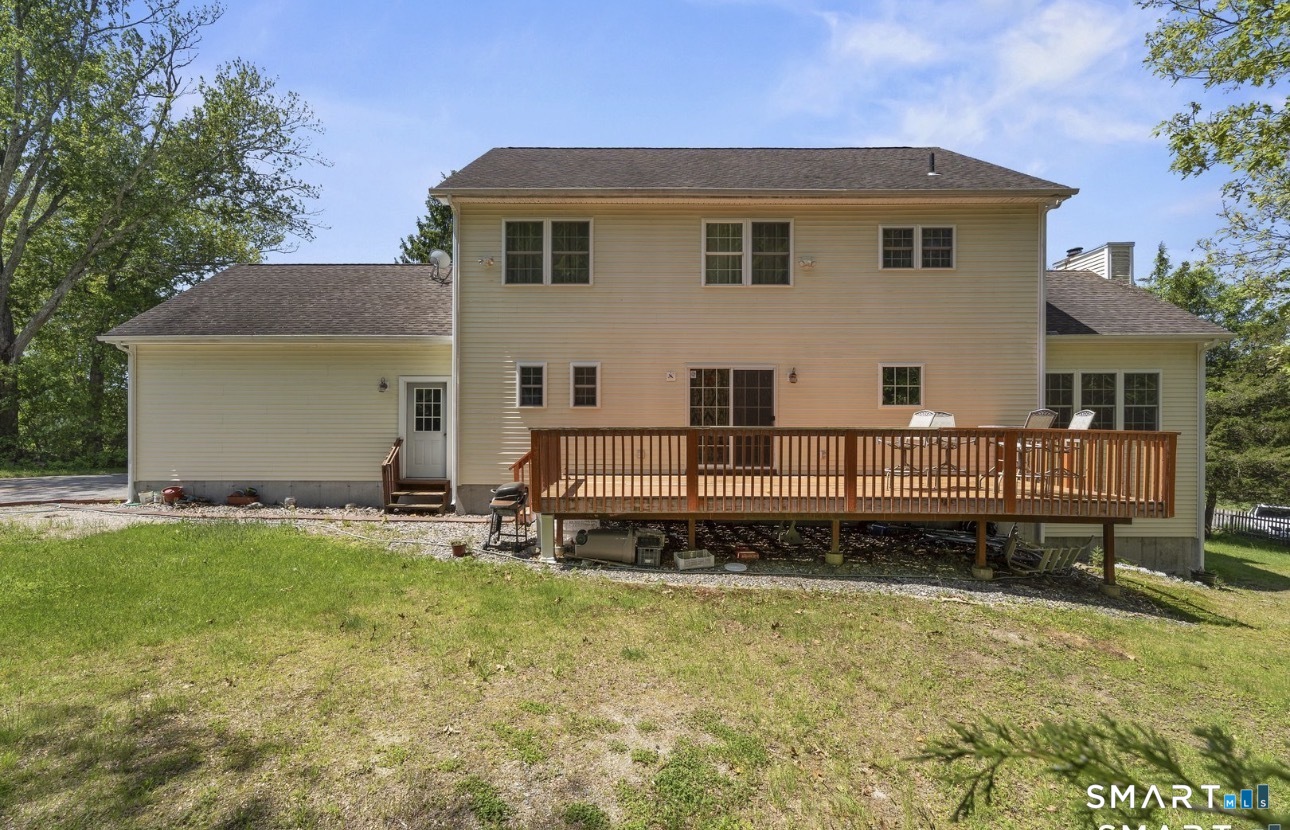 52 Middle Road Property Photo 23