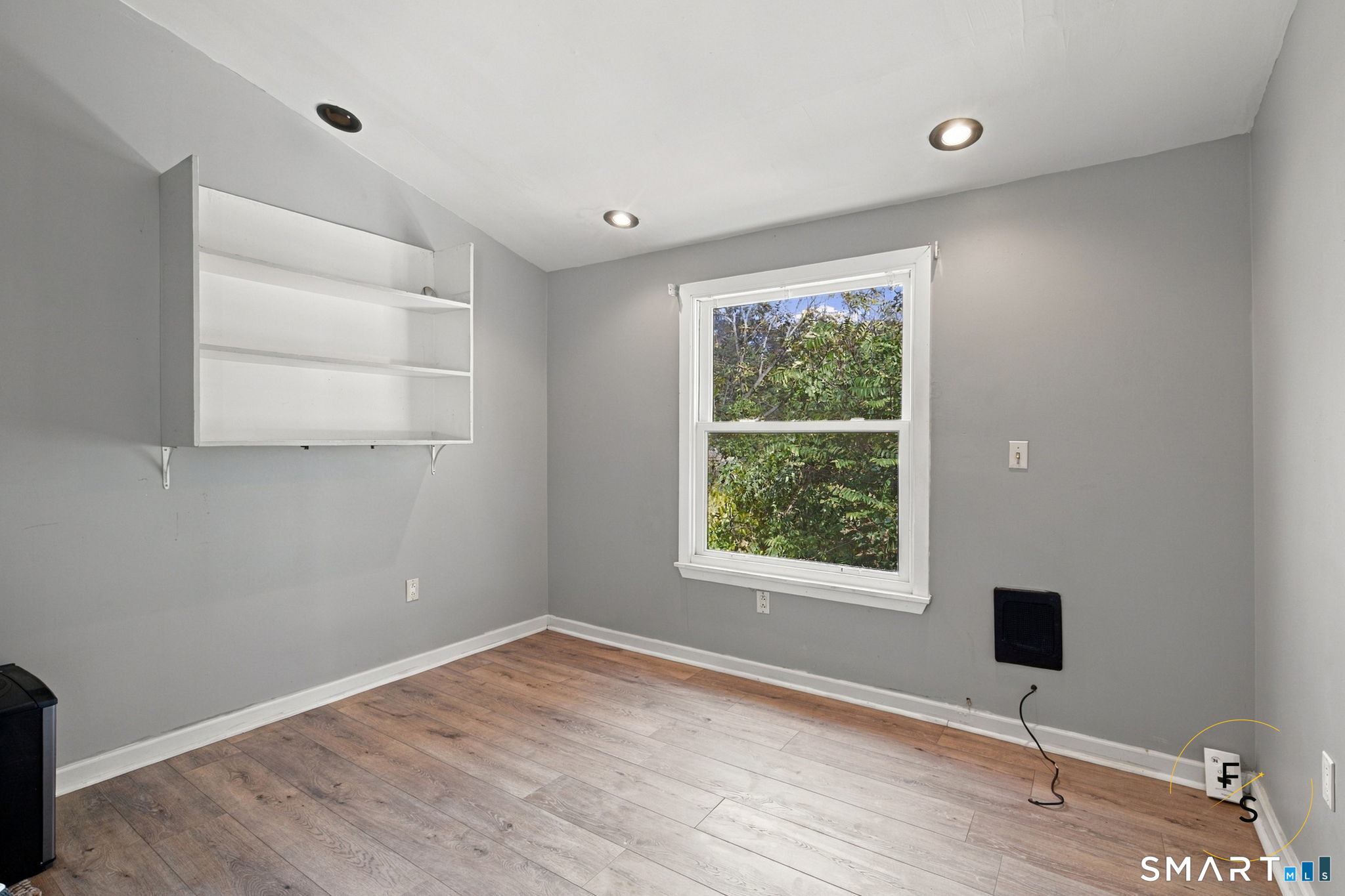 51 Cliff North Street Property Photo 6