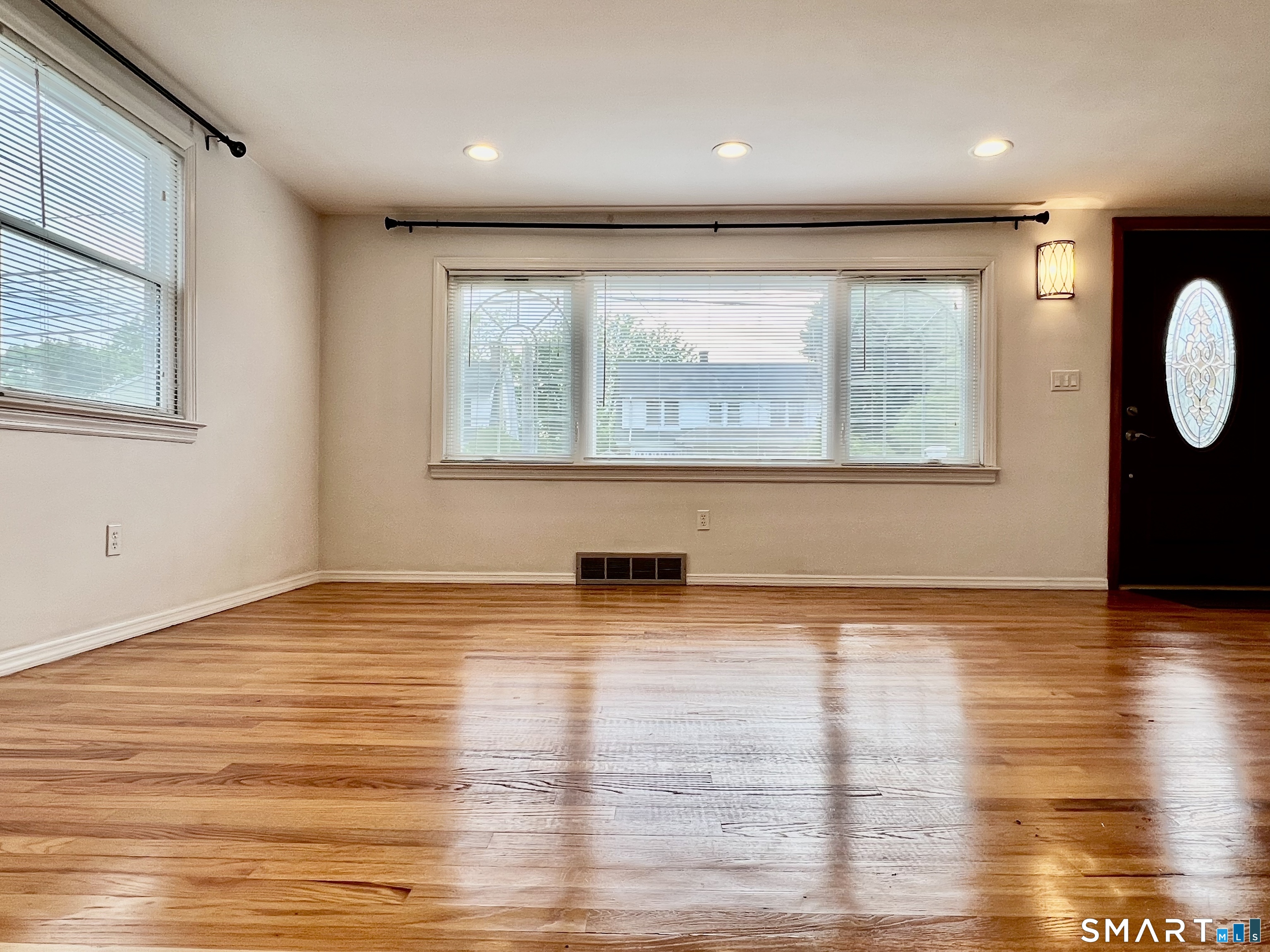 140 1/2 Stuart Avenue Property Photo 3