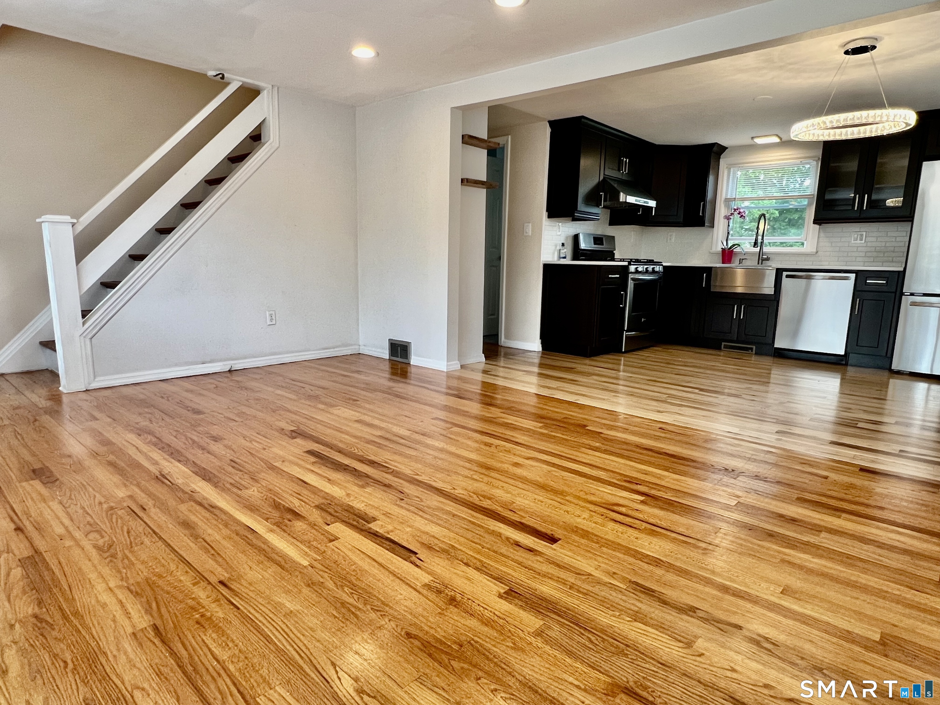 140 1/2 Stuart Avenue Property Photo 4