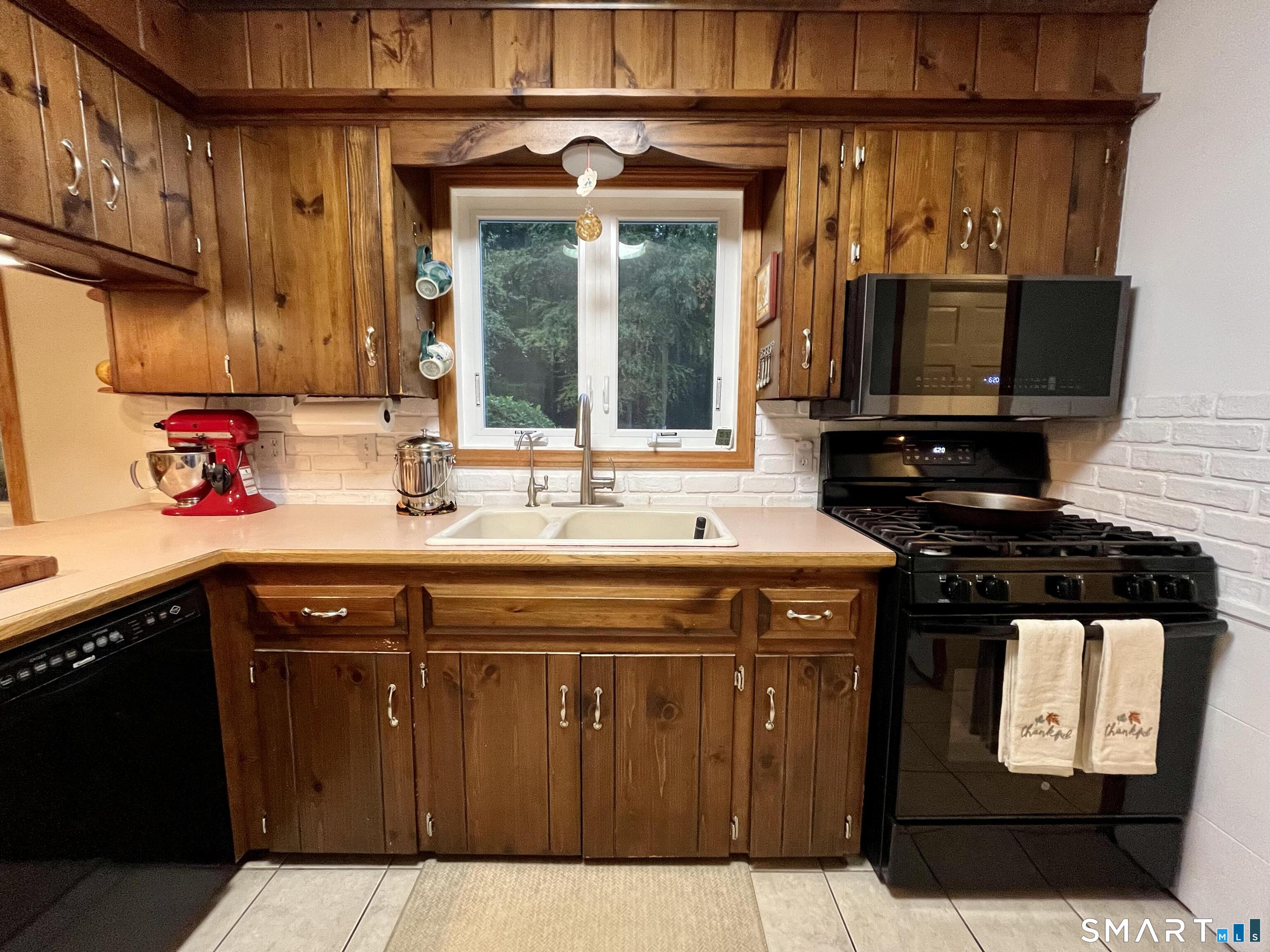 26 Forest Road Property Photo 25