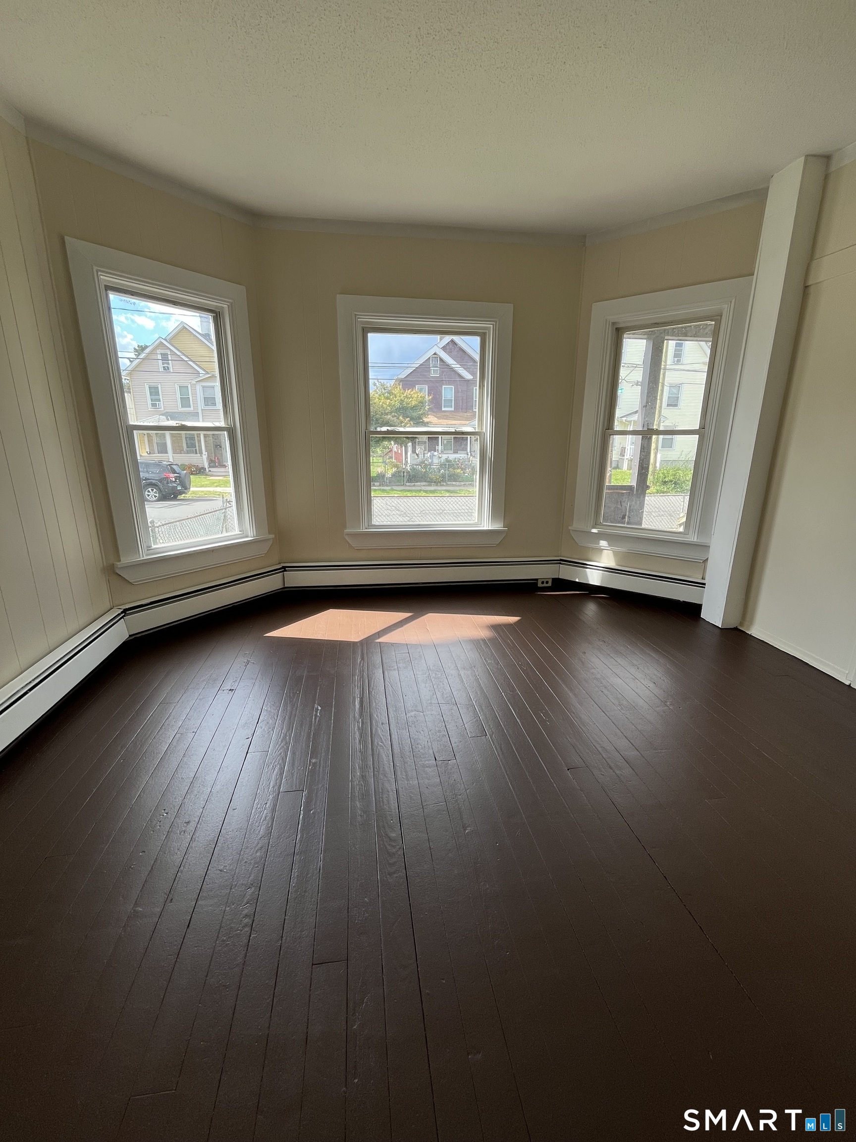 33 Dewey Street Property Photo 2